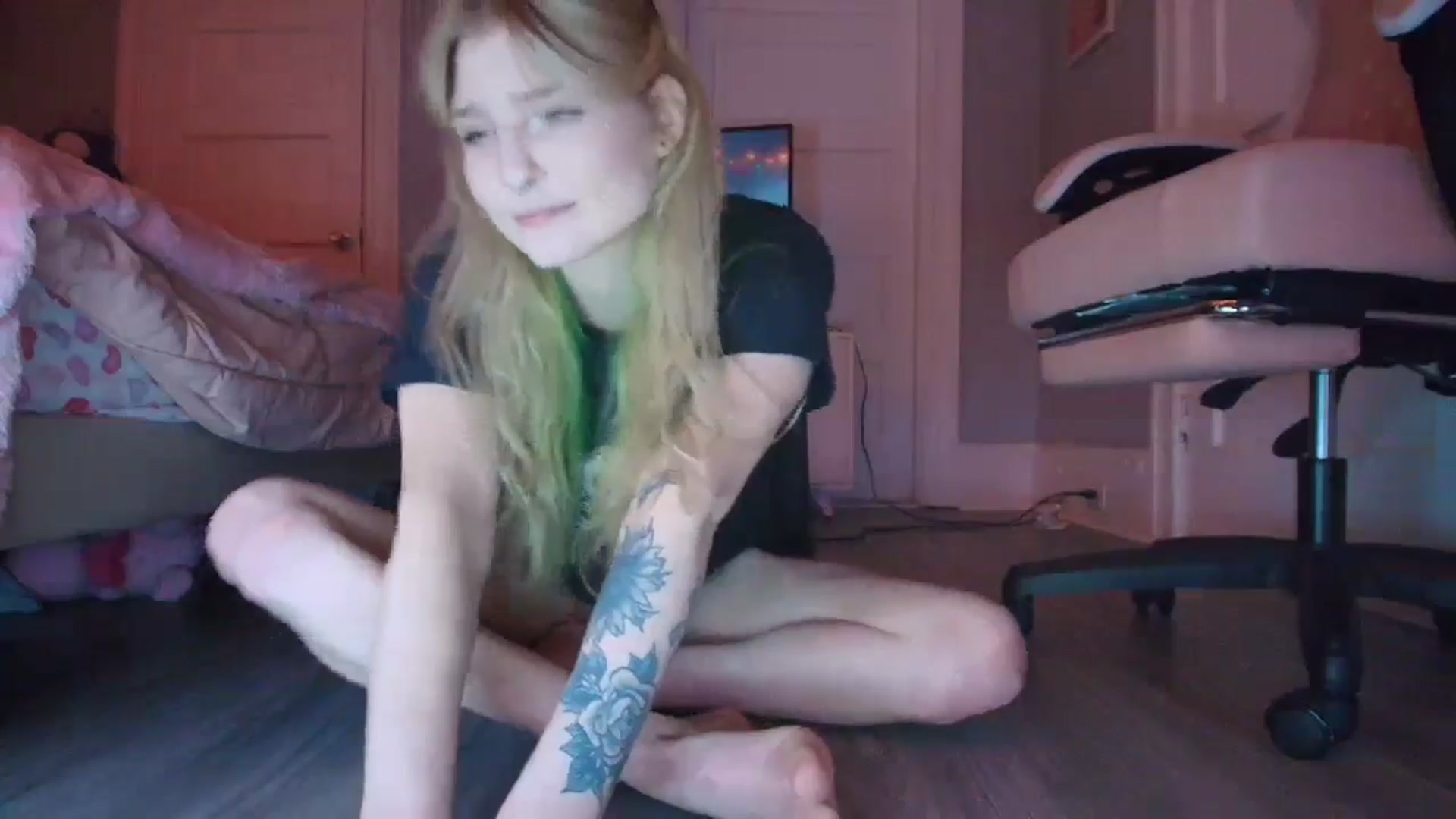 Gallery image thumbnail from DuckChan0's myfreecams stream on, 02/02/2026, 01:21 image 16 of 20