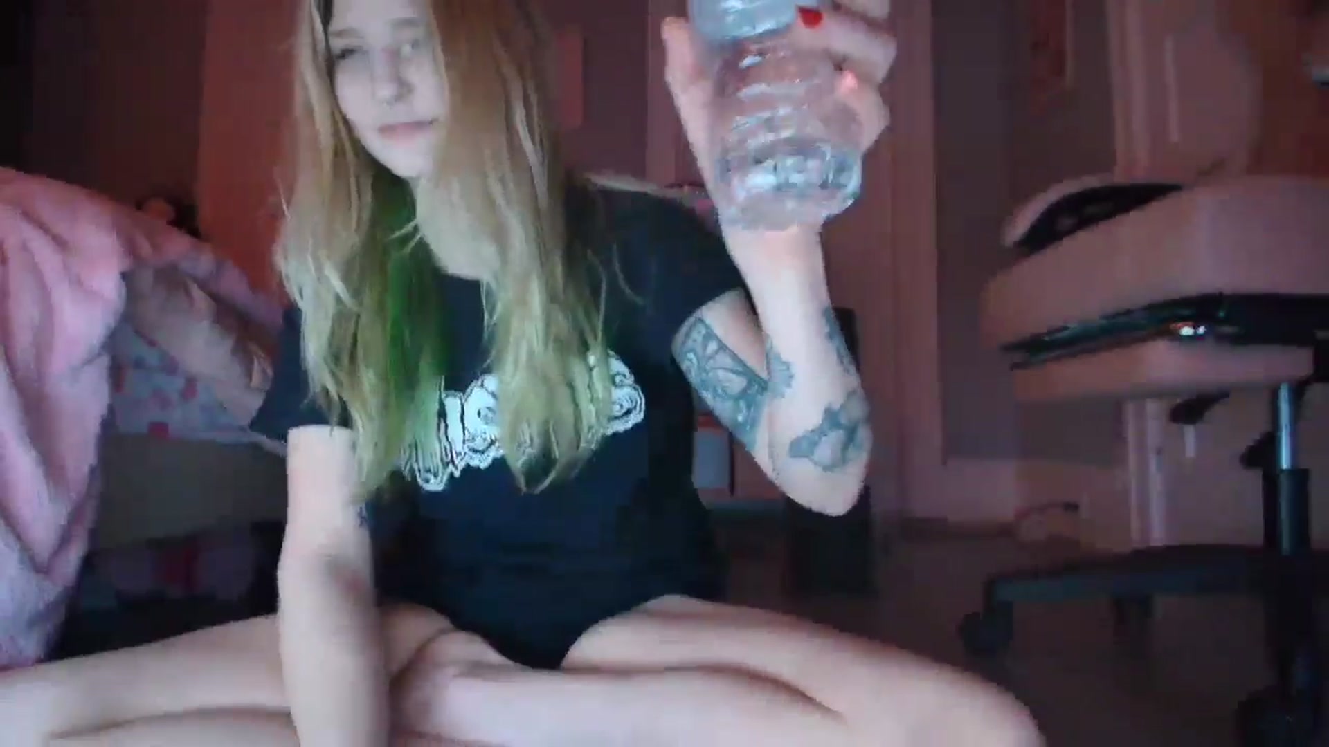 Gallery image thumbnail from DuckChan0's myfreecams stream on, 02/02/2026, 01:21 image 12 of 20