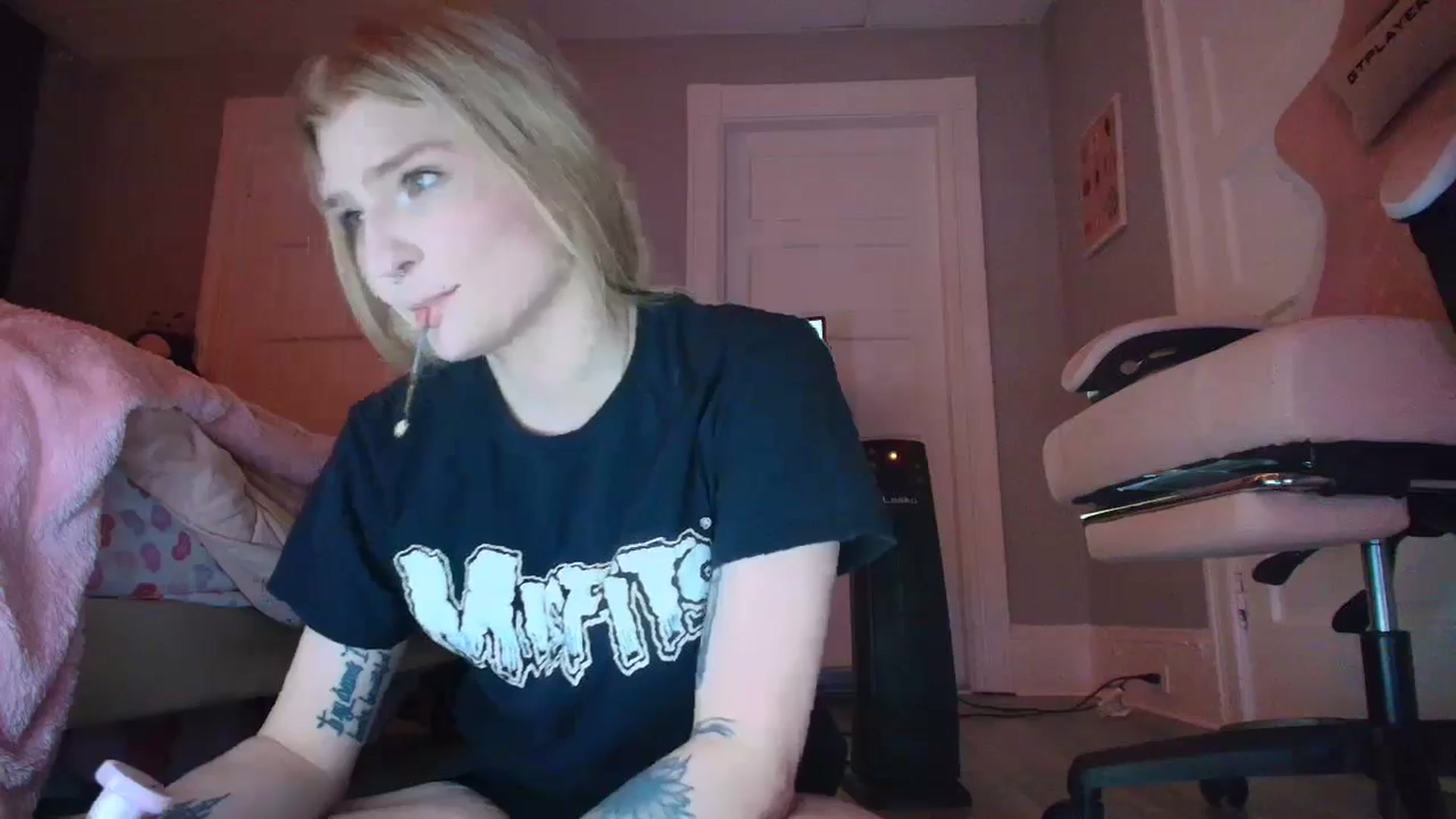 Gallery image thumbnail from DuckChan0's myfreecams stream on, 02/02/2026, 01:21 image 8 of 20