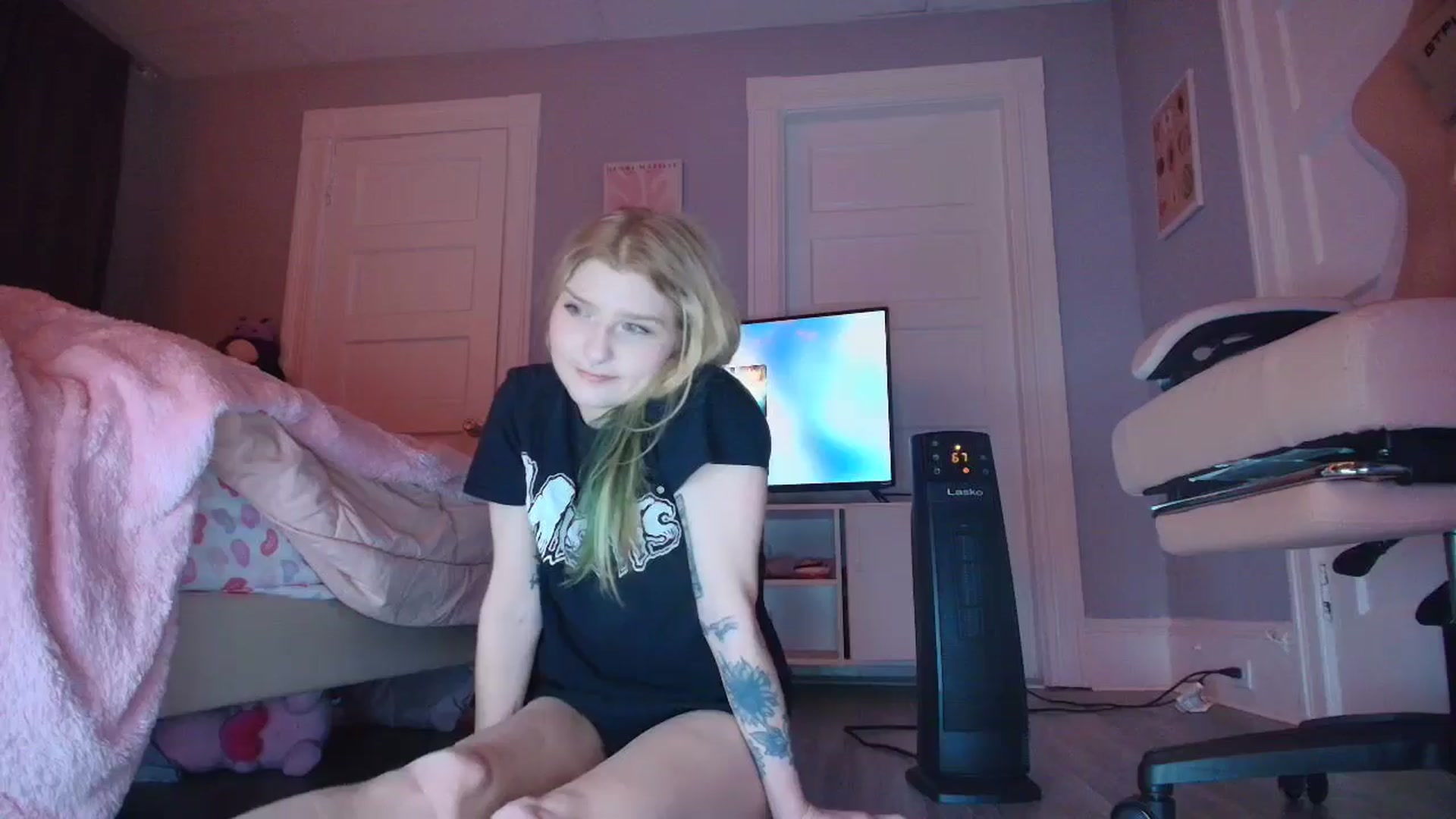 Gallery image thumbnail from DuckChan0's myfreecams stream on, 02/02/2026, 01:21 image 6 of 20