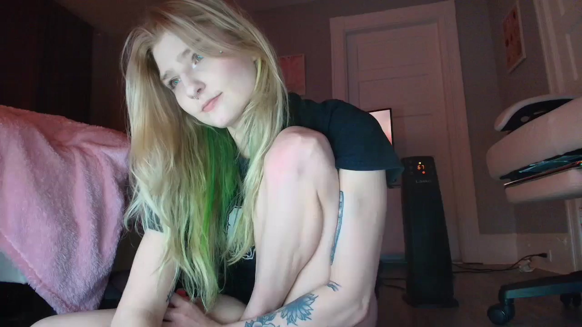 Gallery image thumbnail from DuckChan0's myfreecams stream on, 02/02/2026, 01:21 image 1 of 20