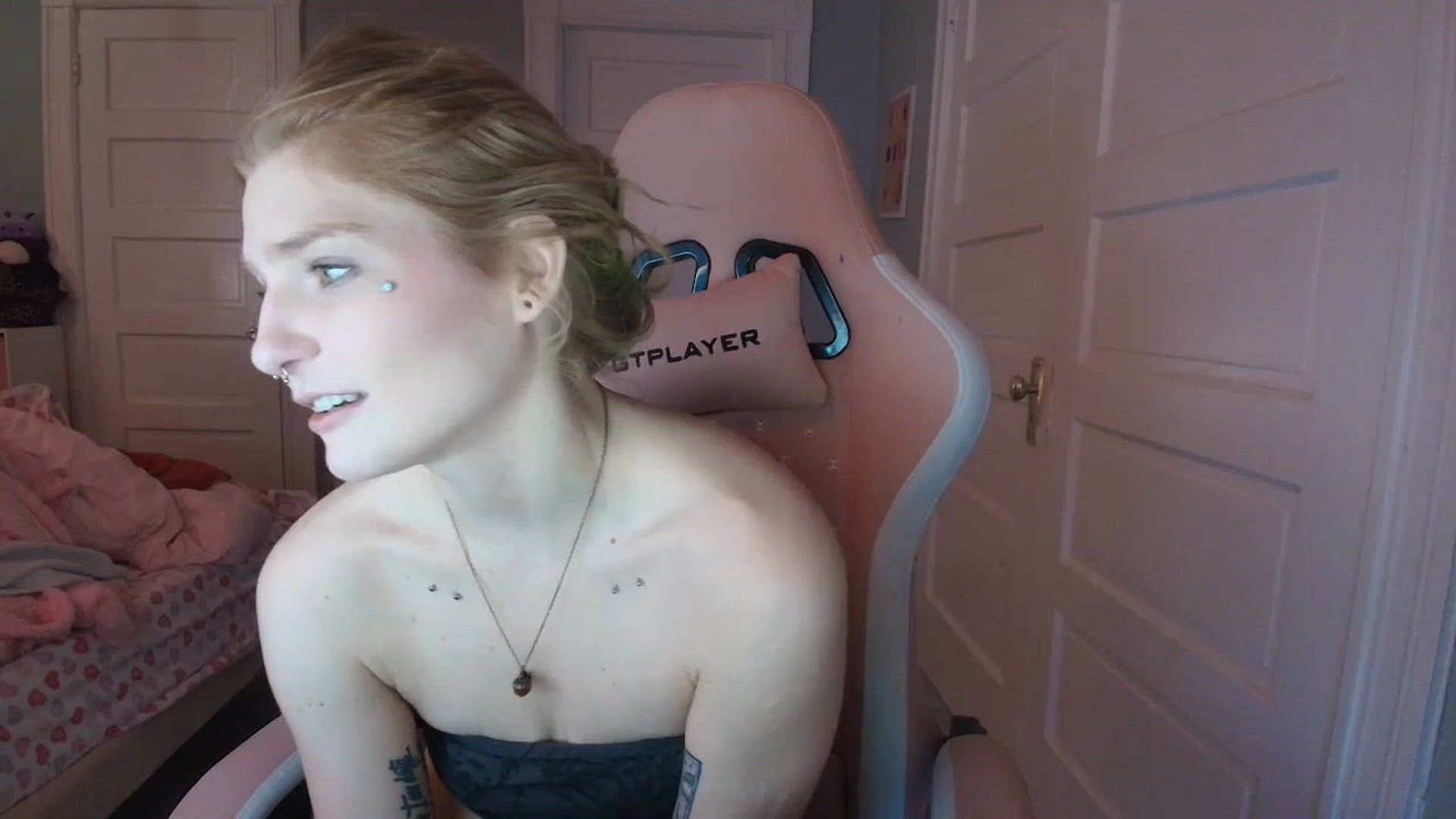 Gallery image thumbnail from DuckChan0's myfreecams stream on, 02/02/2026, 15:51 image 13 of 20