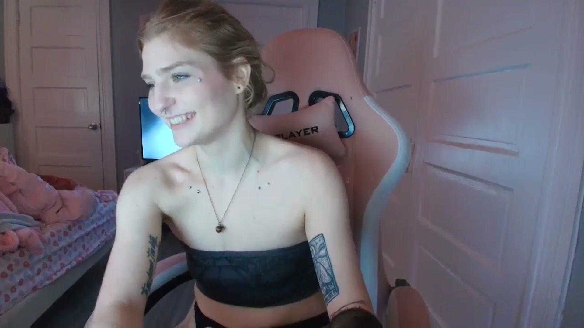 Gallery image thumbnail from DuckChan0's myfreecams stream on, 02/02/2026, 15:51 image 10 of 20