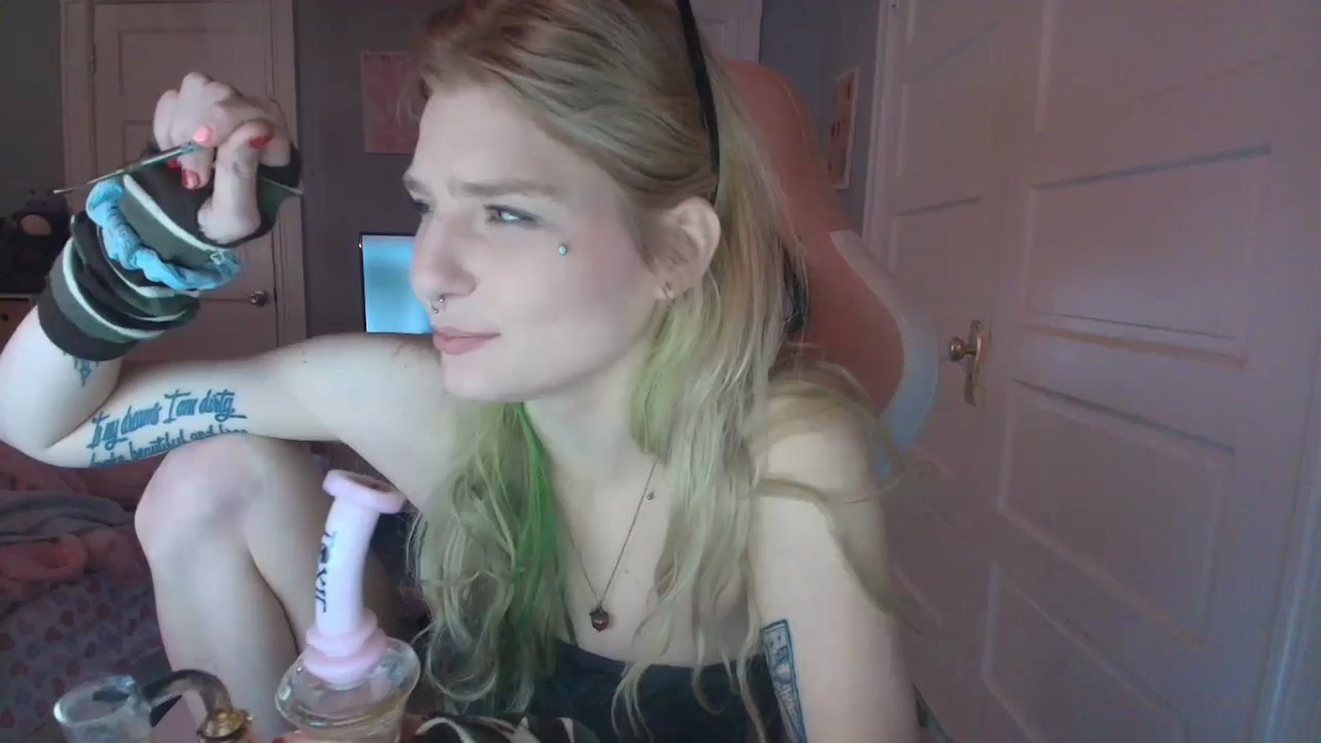 Gallery image thumbnail from DuckChan0's myfreecams stream on, 02/02/2026, 15:51 image 18 of 20
