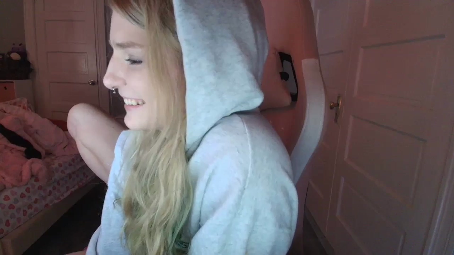Gallery image thumbnail from DuckChan0's myfreecams stream on, 02/02/2026, 16:24 image 13 of 20