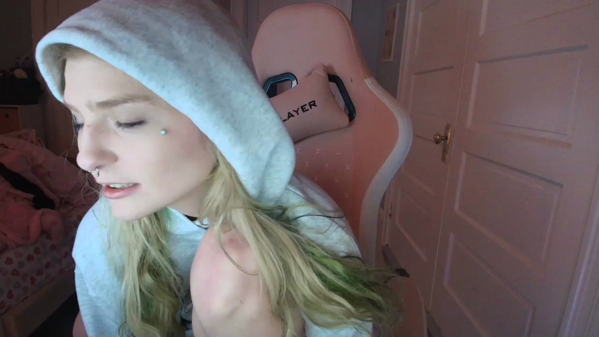 Gallery image thumbnail from DuckChan0's myfreecams stream on, 02/02/2026, 16:24 image 1 of 20