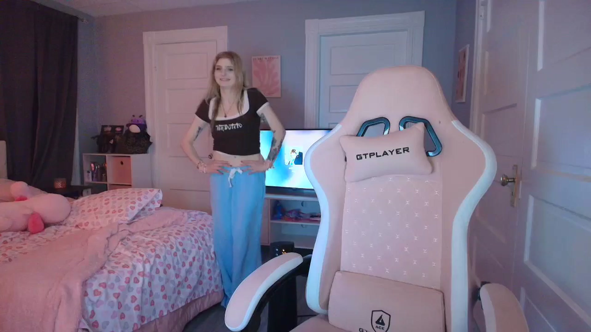Gallery image thumbnail from DuckChan0's myfreecams stream on, 02/03/2026, 24:40 image 4 of 20