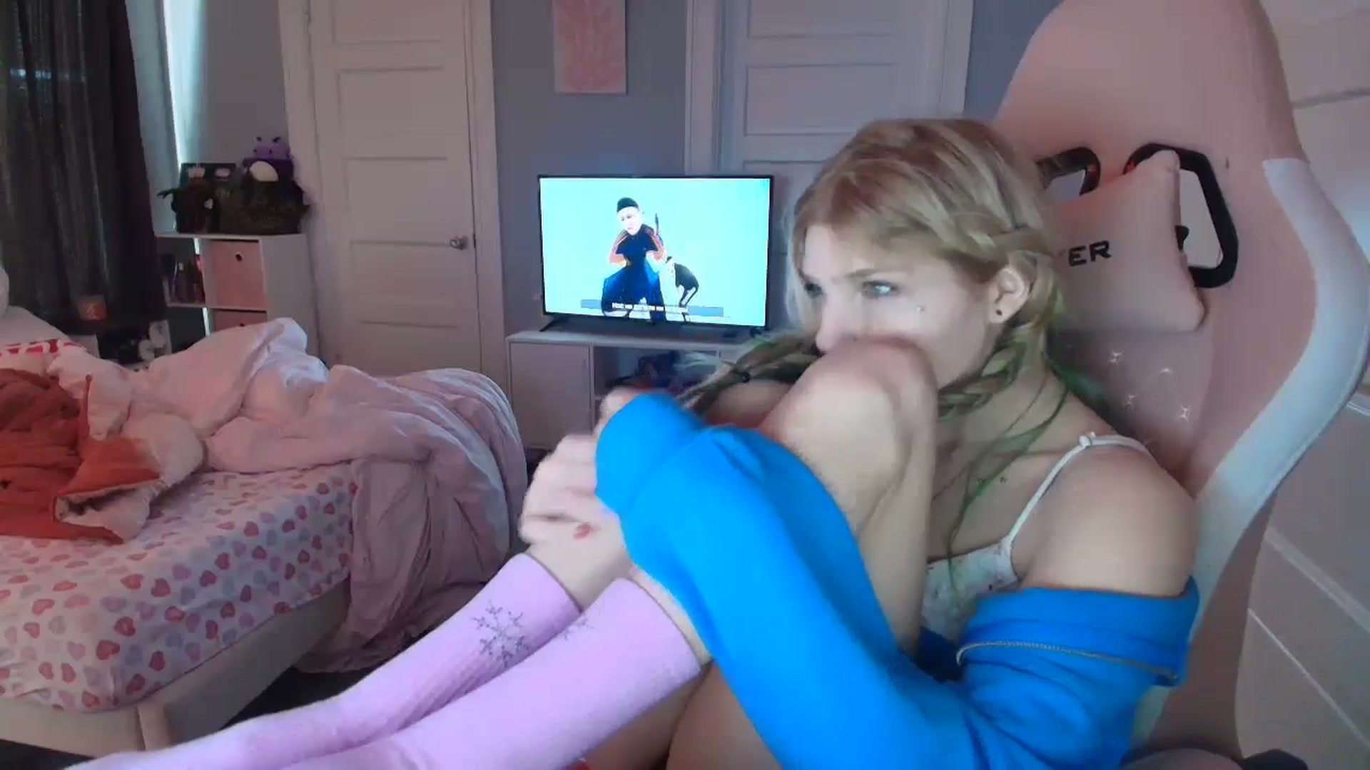 Gallery image thumbnail from DuckChan0's myfreecams stream on, 02/03/2026, 16:24 image 12 of 20