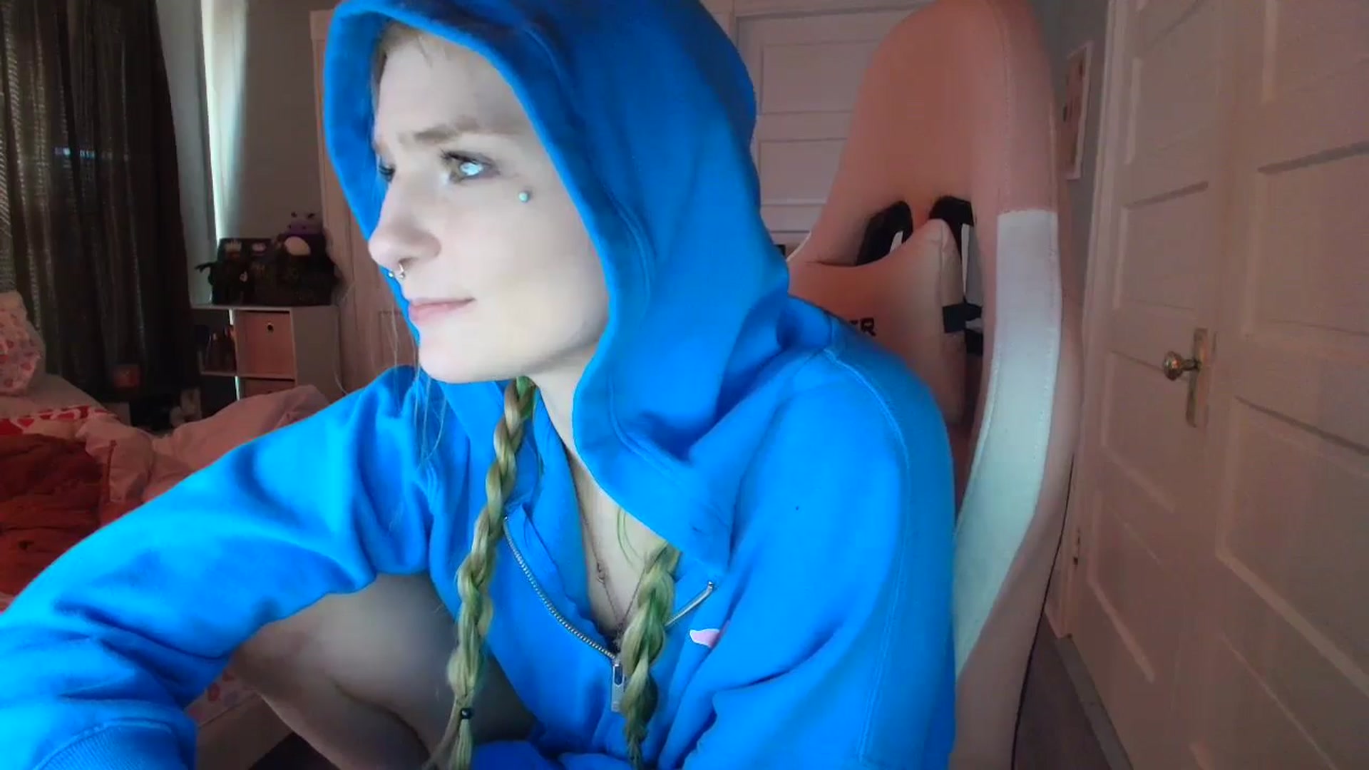 Gallery image thumbnail from DuckChan0's myfreecams stream on, 02/03/2026, 16:24 image 9 of 20