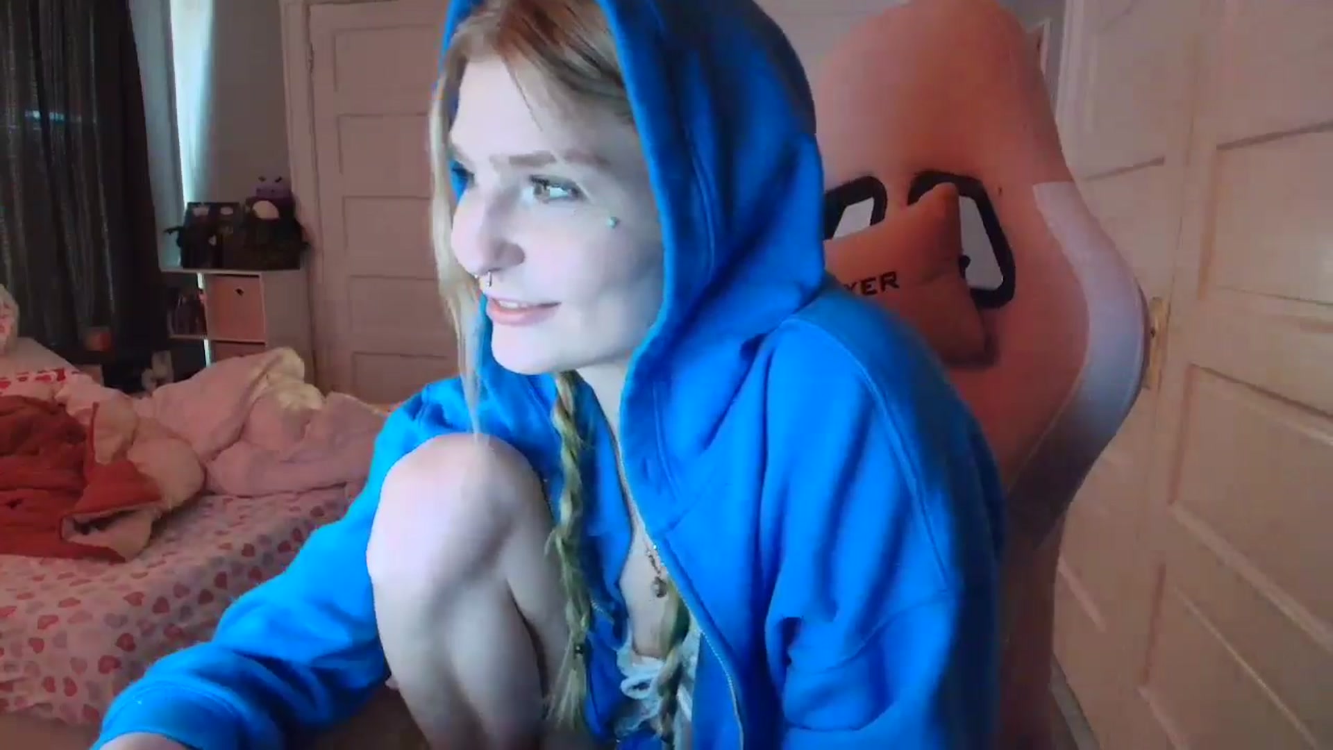 Gallery image thumbnail from DuckChan0's myfreecams stream on, 02/03/2026, 16:24 image 15 of 20