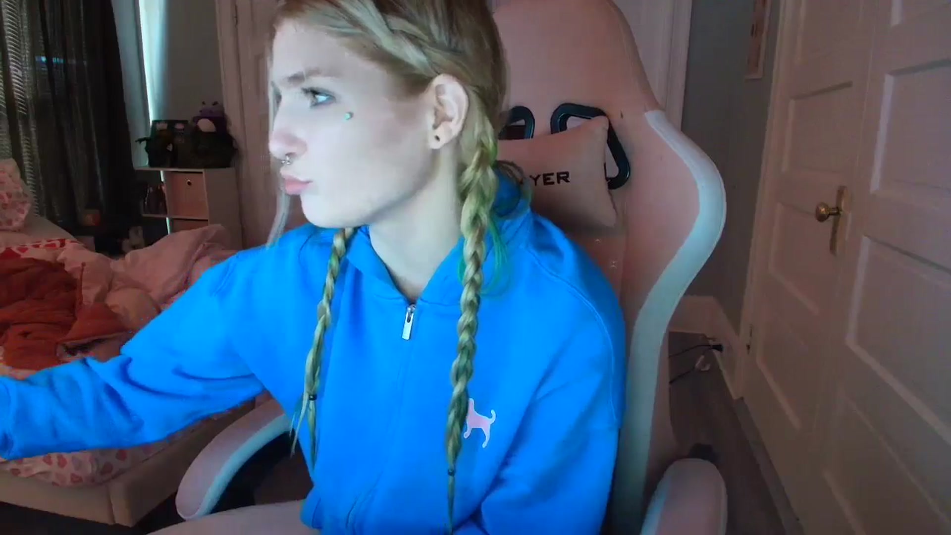 Gallery image thumbnail from DuckChan0's myfreecams stream on, 02/03/2026, 16:24 image 6 of 20