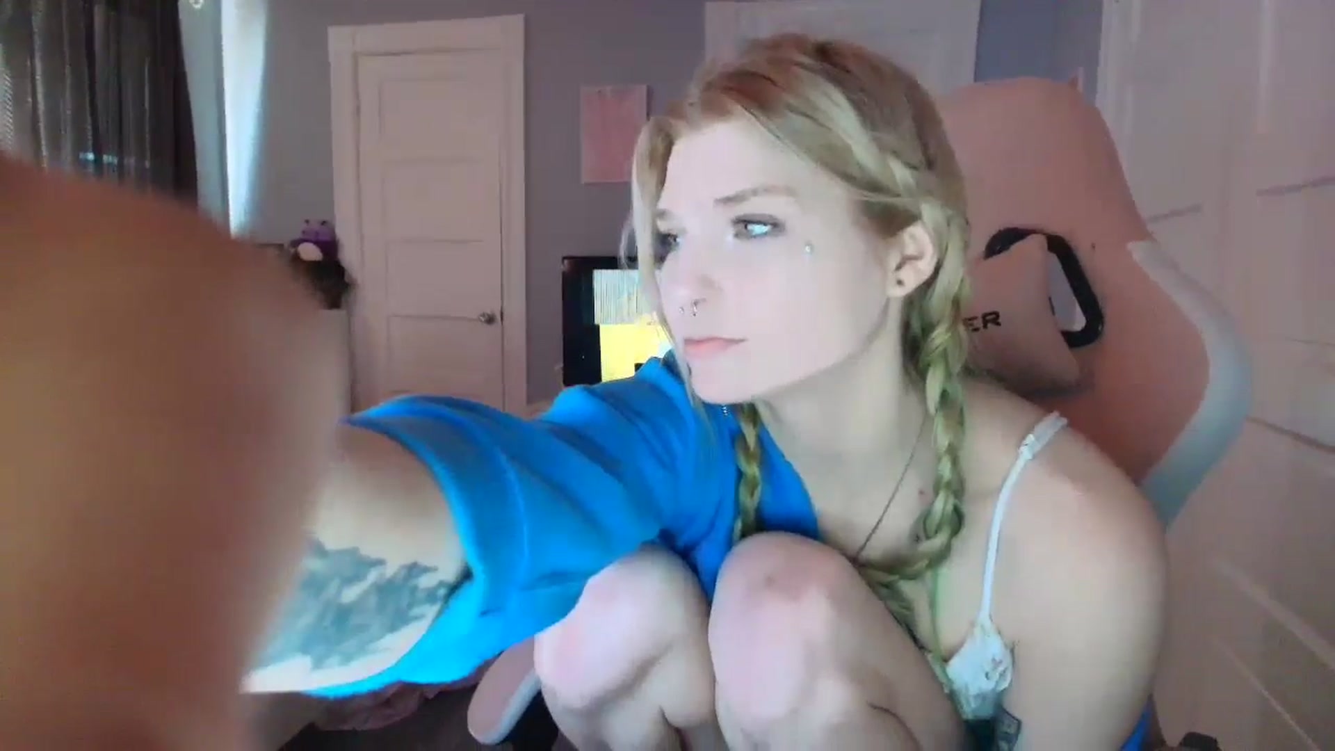 Gallery image thumbnail from DuckChan0's myfreecams stream on, 02/03/2026, 16:24 image 13 of 20