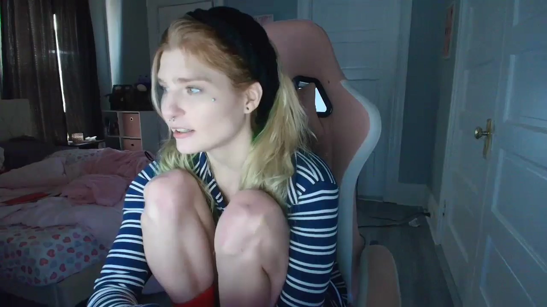 Gallery image thumbnail from DuckChan0's myfreecams stream on, 02/04/2026, 16:44 image 5 of 20