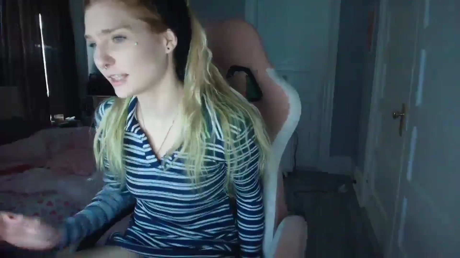 Gallery image thumbnail from DuckChan0's myfreecams stream on, 02/04/2026, 16:44 image 3 of 20