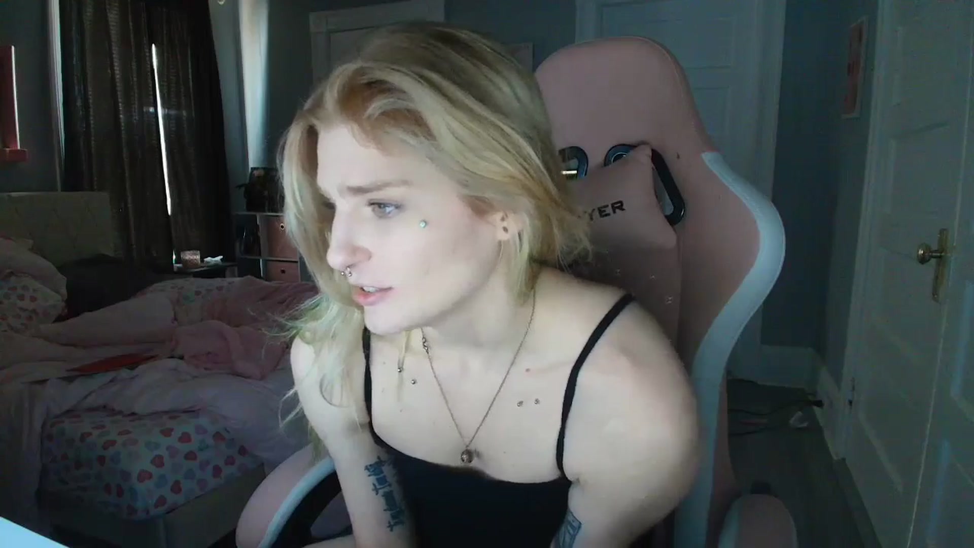 Gallery image thumbnail from DuckChan0's myfreecams stream on, 02/04/2026, 17:26 image 4 of 20
