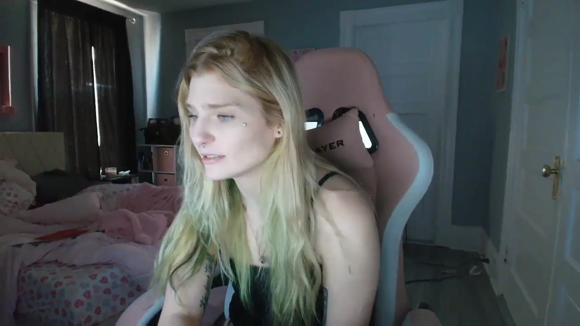 Gallery image thumbnail from DuckChan0's myfreecams stream on, 02/04/2026, 17:26 image 8 of 20