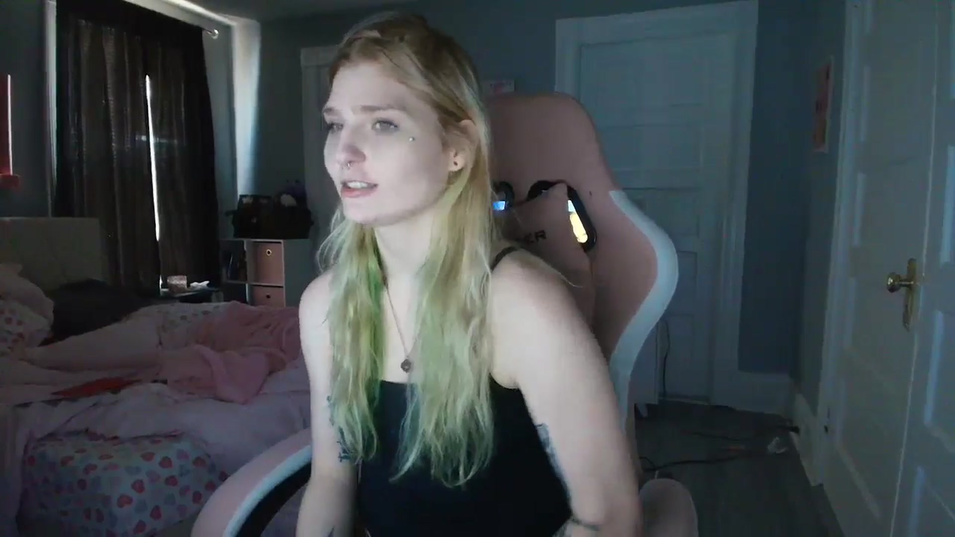 Gallery image thumbnail from DuckChan0's myfreecams stream on, 02/04/2026, 17:26 image 7 of 20