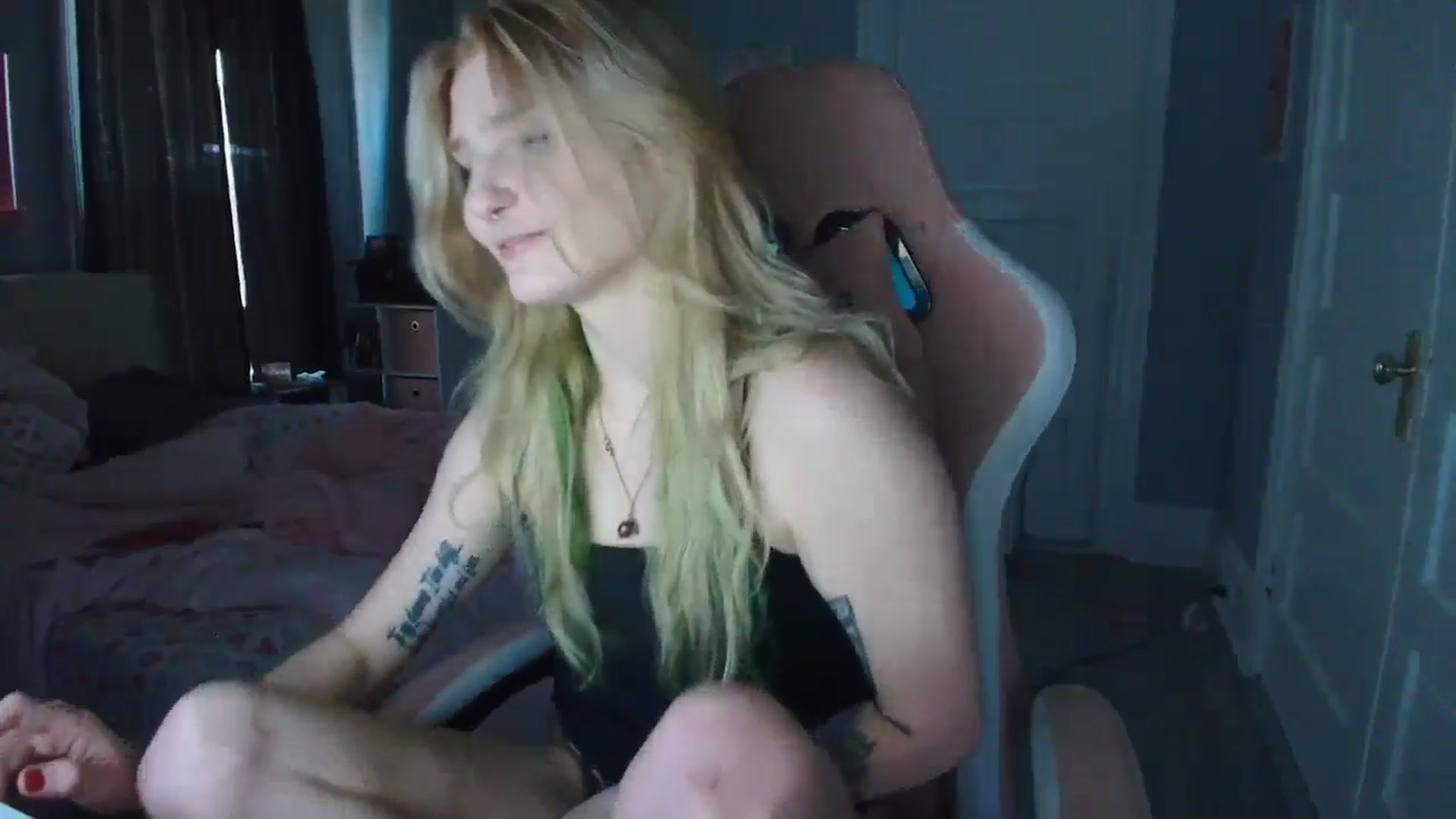 Gallery image thumbnail from DuckChan0's myfreecams stream on, 02/04/2026, 17:26 image 14 of 20