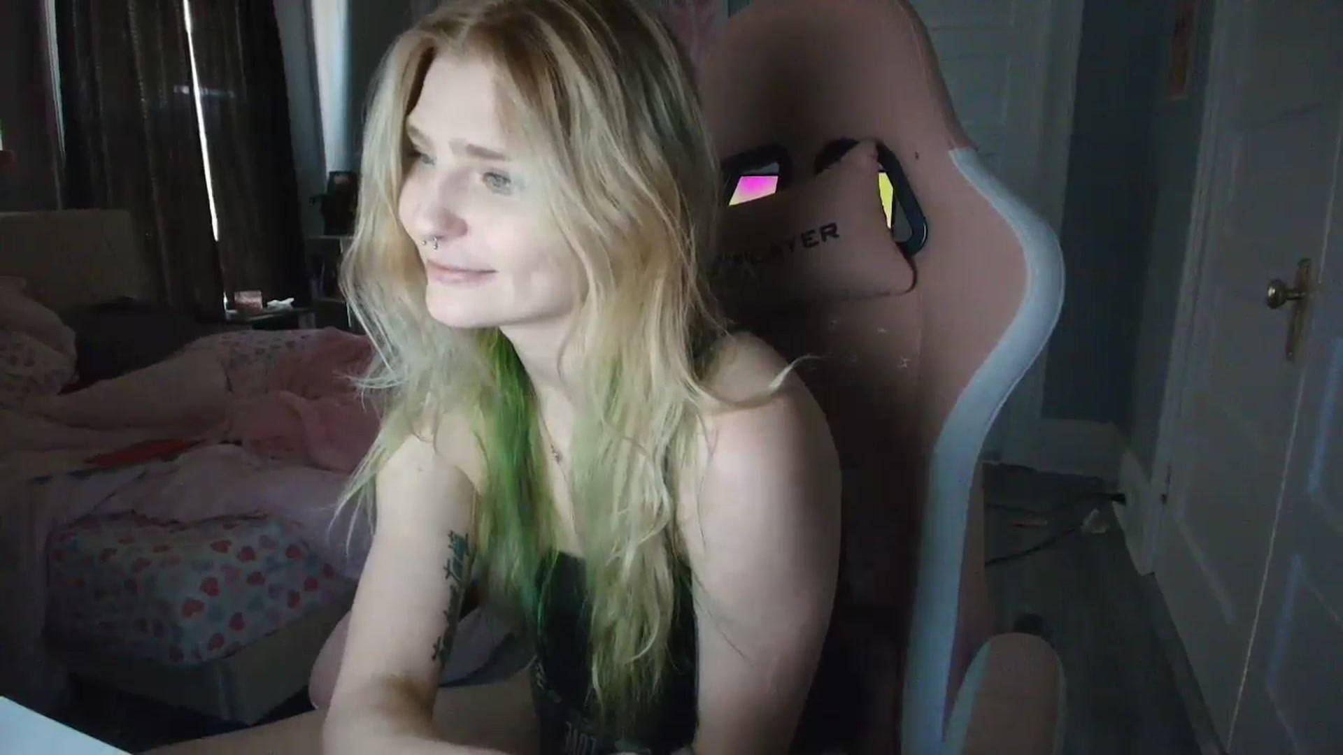 Gallery image thumbnail from DuckChan0's myfreecams stream on, 02/04/2026, 17:26 image 16 of 20