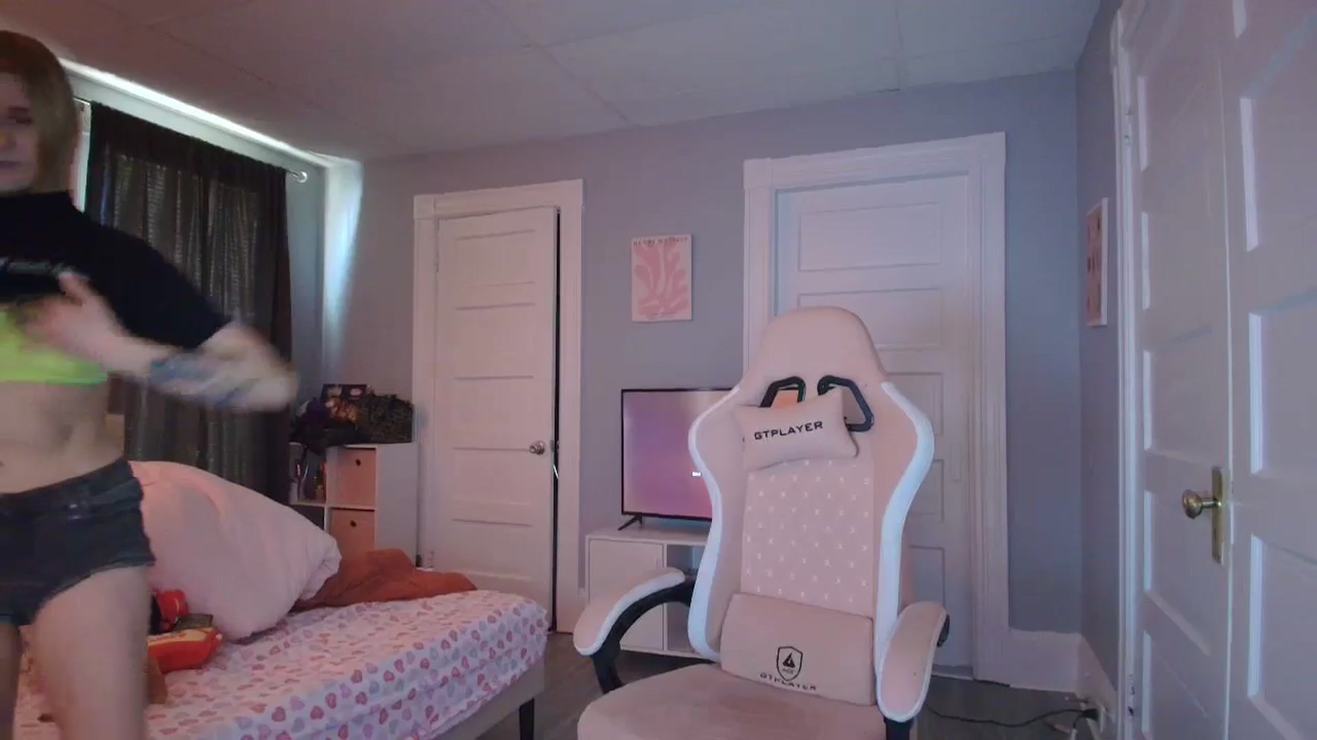 Gallery image thumbnail from DuckChan0's myfreecams stream on, 02/05/2026, 18:01 image 5 of 20