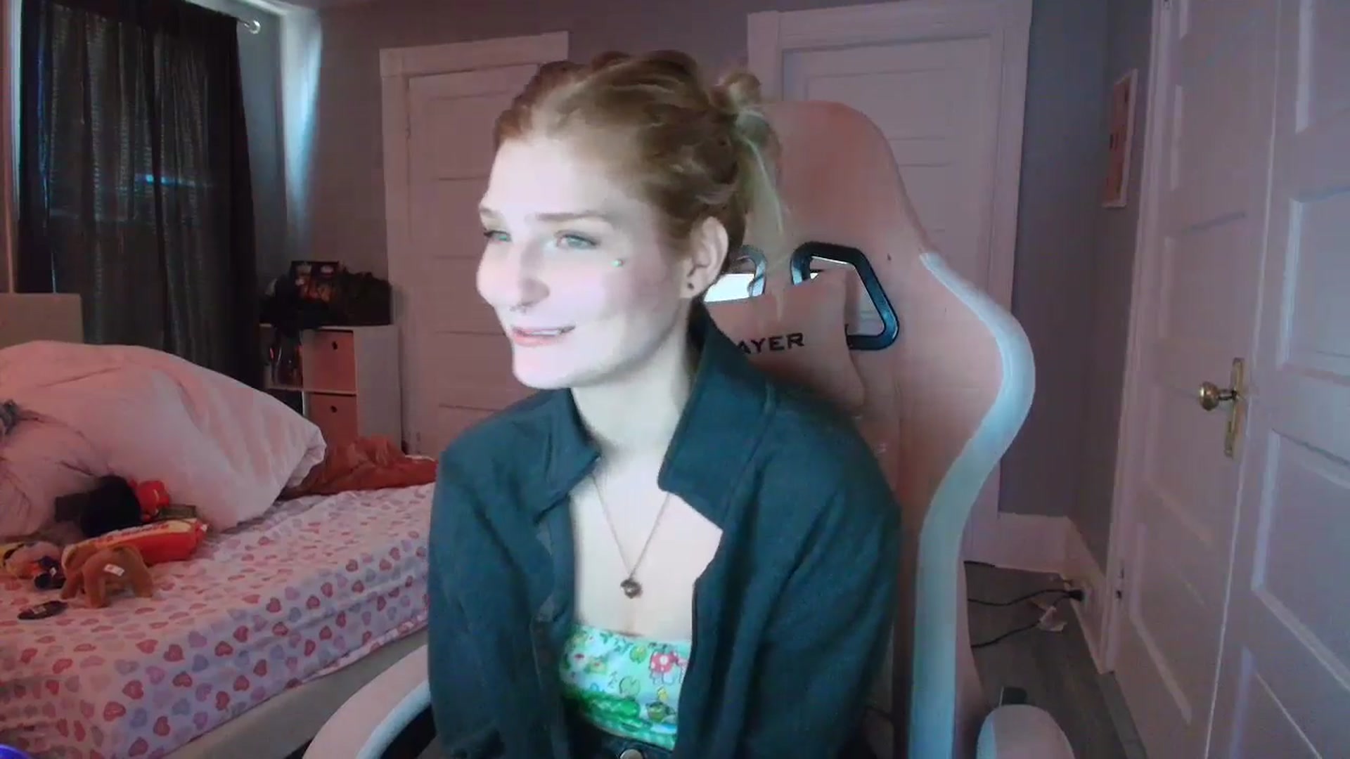 Gallery image thumbnail from DuckChan0's myfreecams stream on, 02/05/2026, 18:41 image 13 of 20