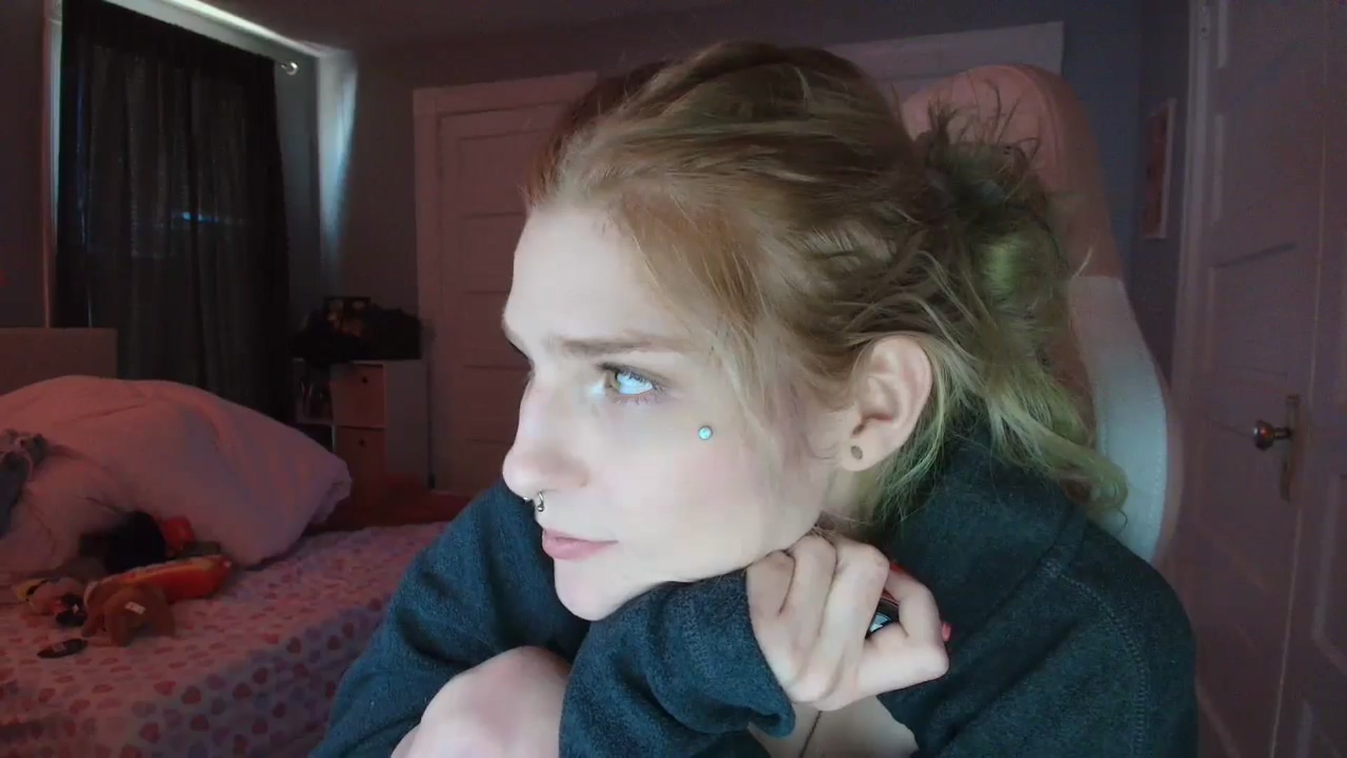 Gallery image thumbnail from DuckChan0's myfreecams stream on, 02/05/2026, 18:41 image 5 of 20