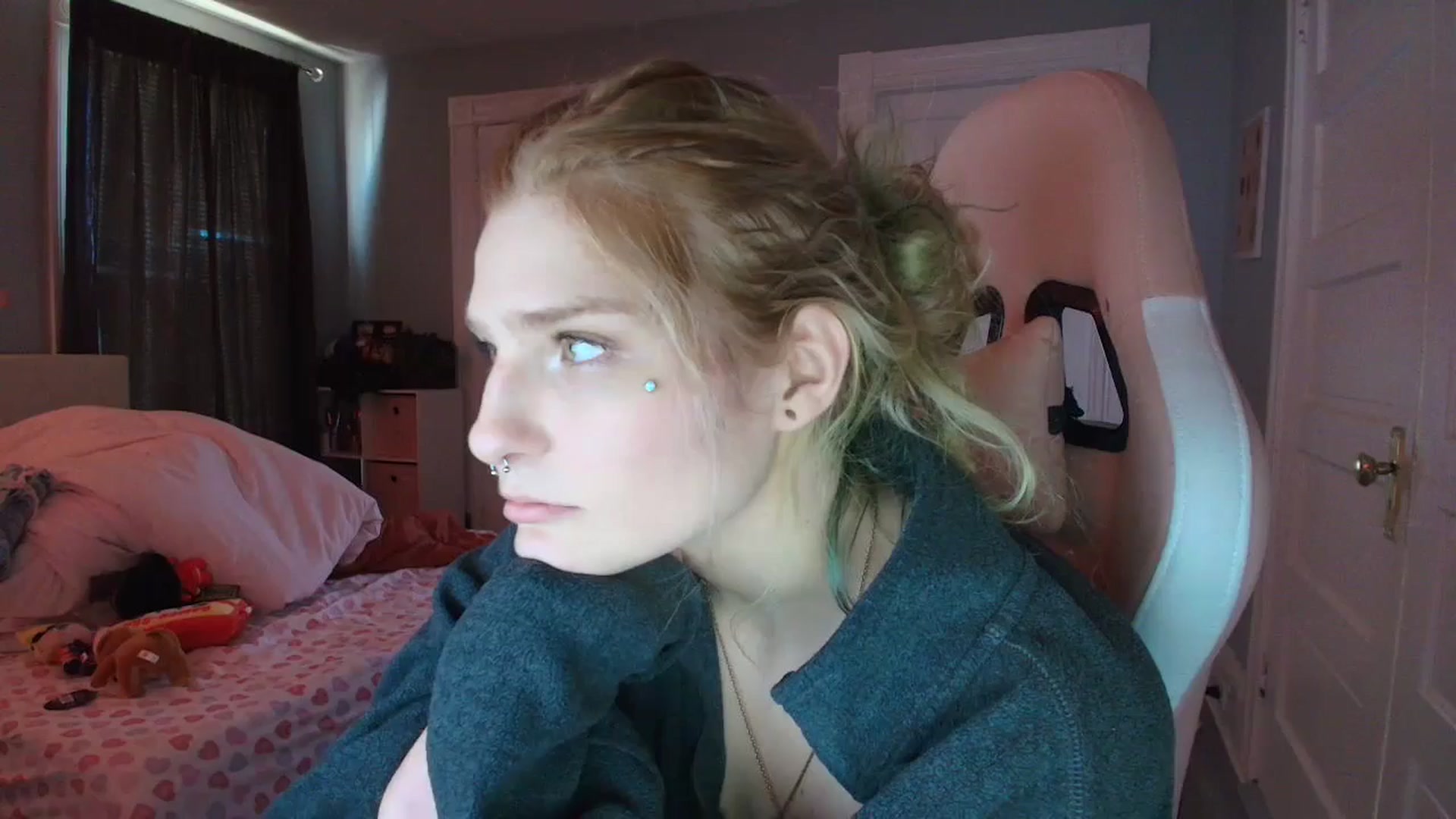 Gallery image thumbnail from DuckChan0's myfreecams stream on, 02/05/2026, 18:41 image 1 of 20