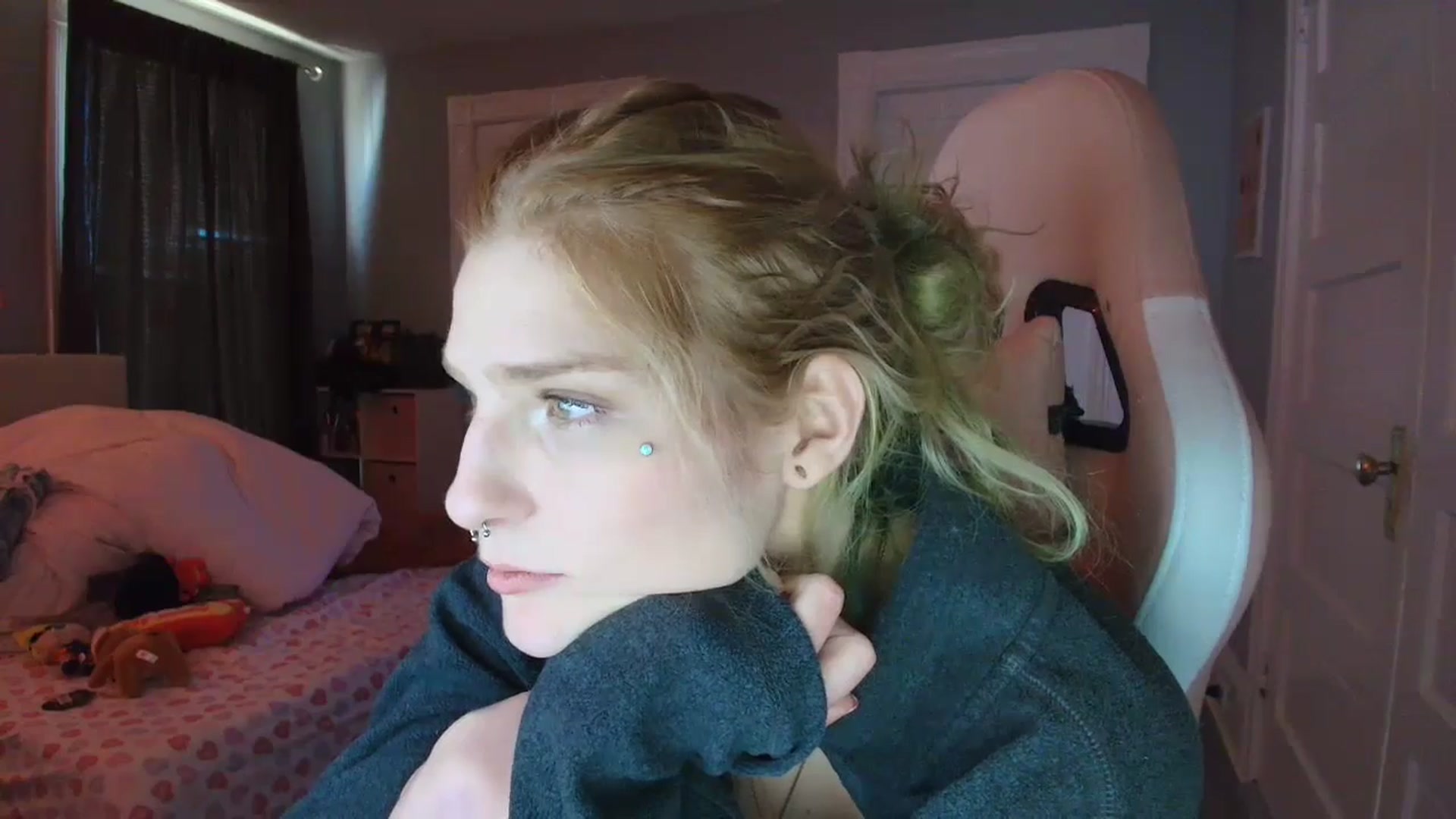 Gallery image thumbnail from DuckChan0's myfreecams stream on, 02/05/2026, 18:41 image 3 of 20