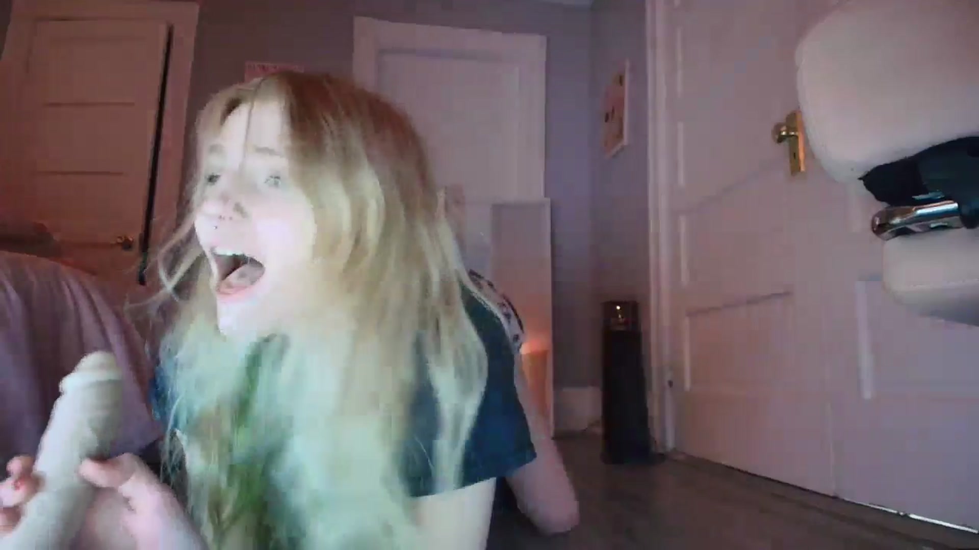Gallery image thumbnail from DuckChan0's myfreecams stream on, 02/07/2026, 19:41 image 3 of 20