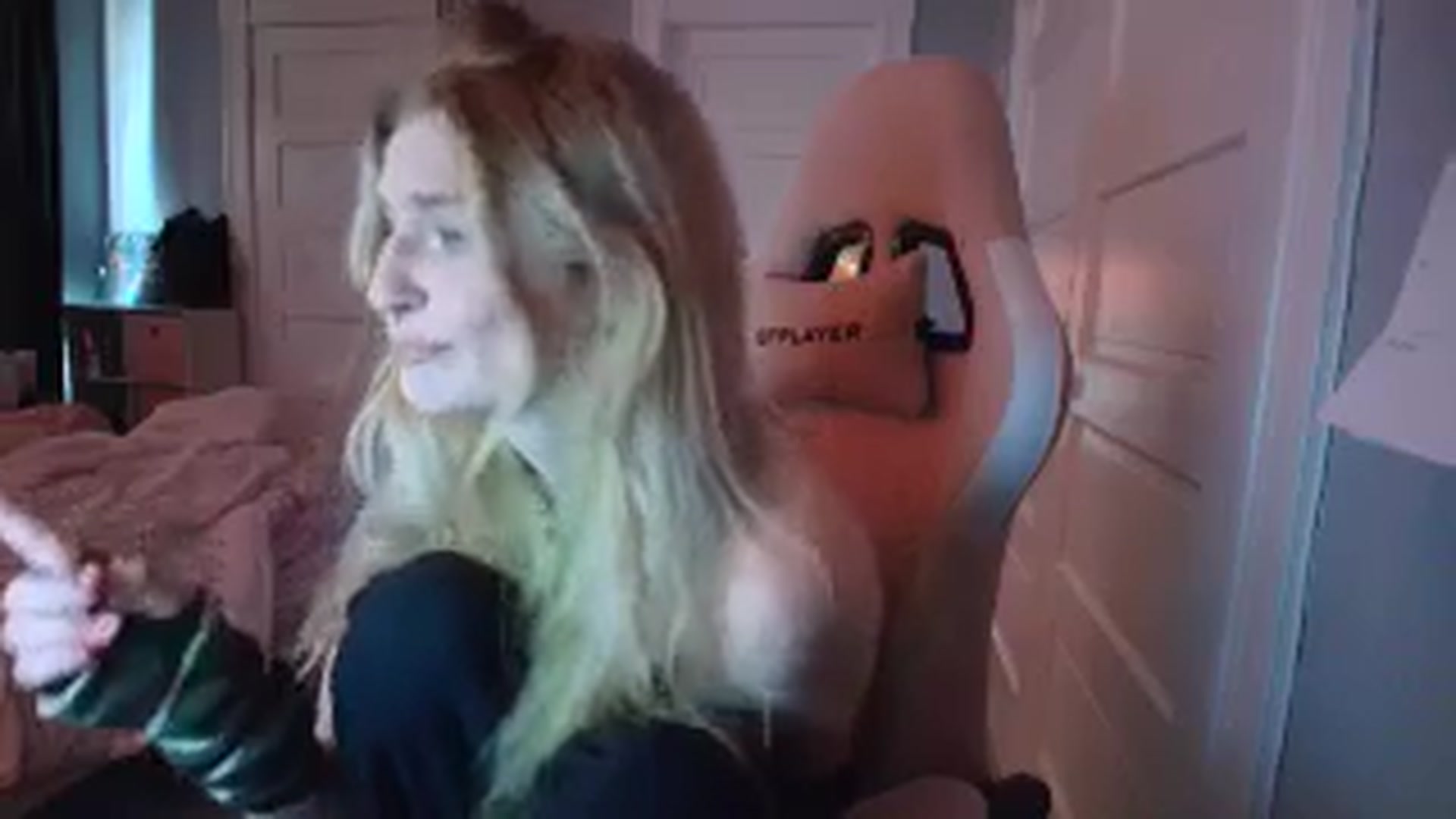 Gallery image thumbnail from DuckChan0's myfreecams stream on, 02/08/2026, 16:19 image 11 of 20