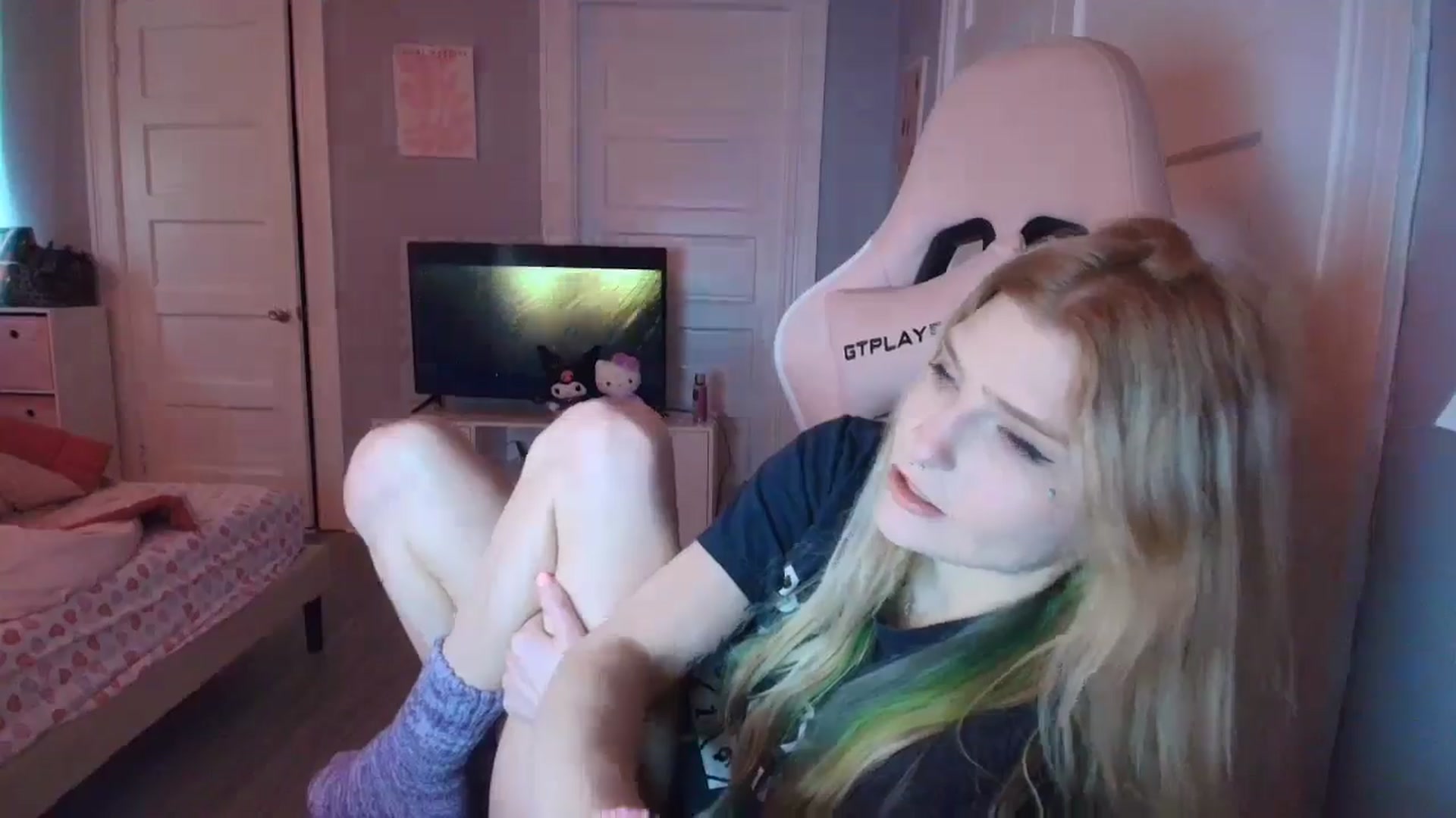 Gallery image thumbnail from DuckChan0's myfreecams stream on, 02/09/2026, 18:58 image 12 of 20