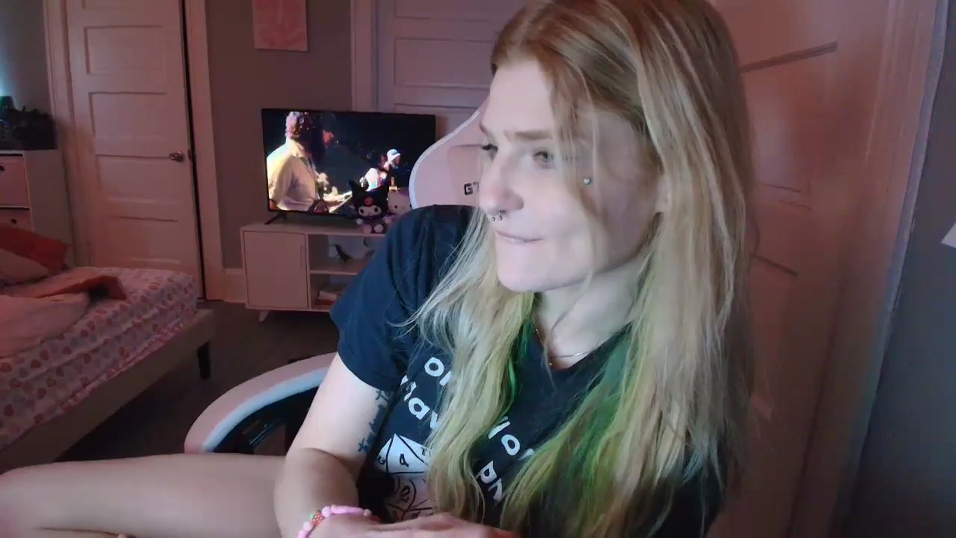Gallery image thumbnail from DuckChan0's myfreecams stream on, 02/09/2026, 18:58 image 11 of 20