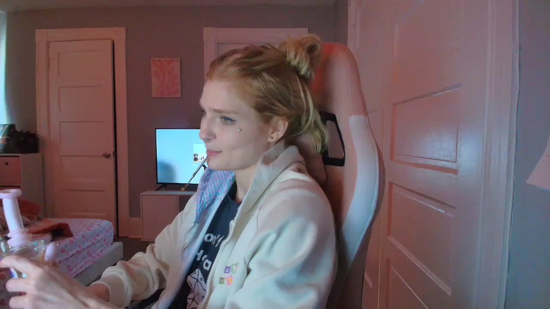 Gallery image thumbnail from DuckChan0's myfreecams stream on, 02/09/2026, 18:58 image 16 of 20