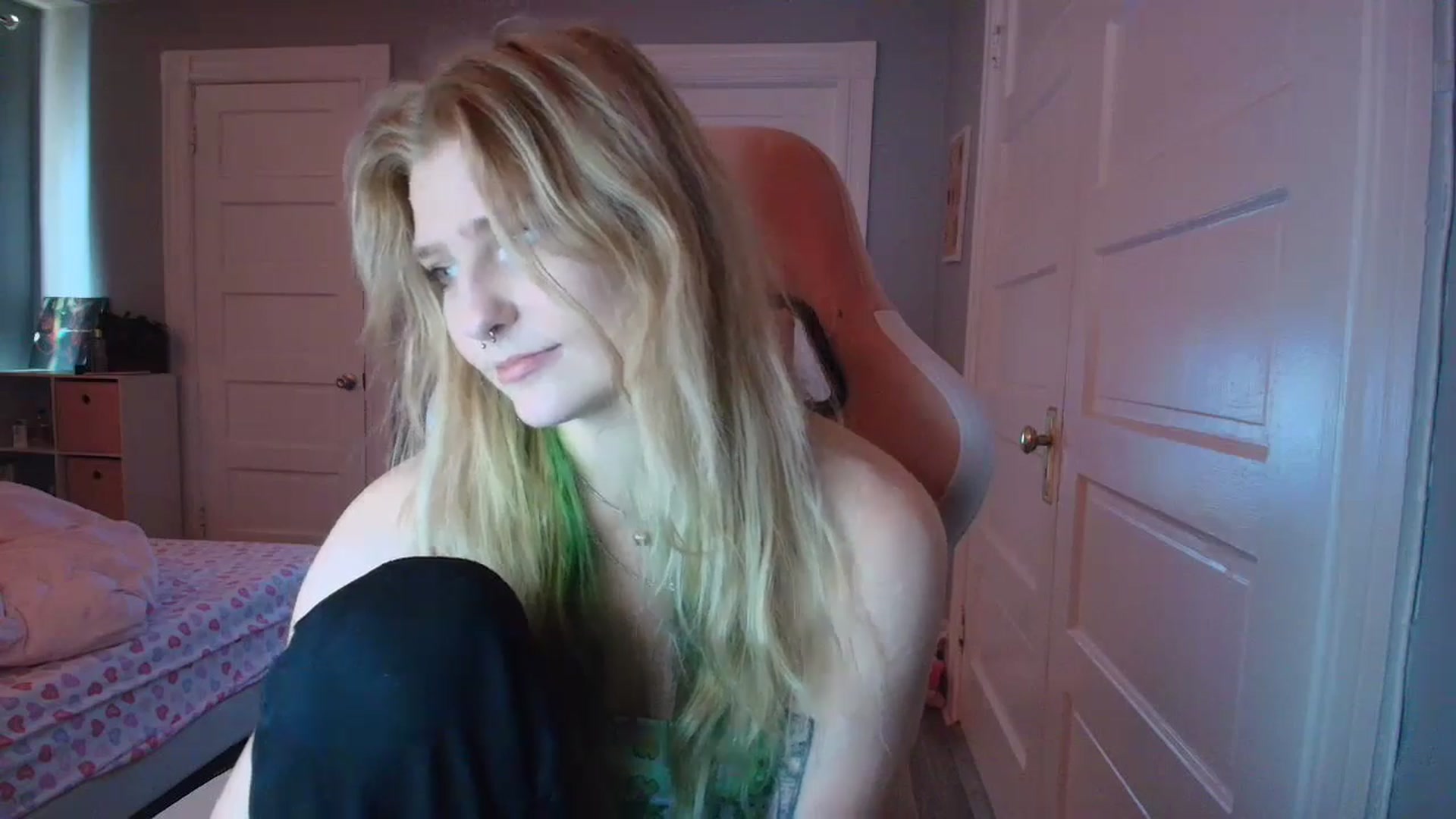 Gallery image thumbnail from DuckChan0's myfreecams stream on, 02/10/2026, 17:56 image 17 of 20