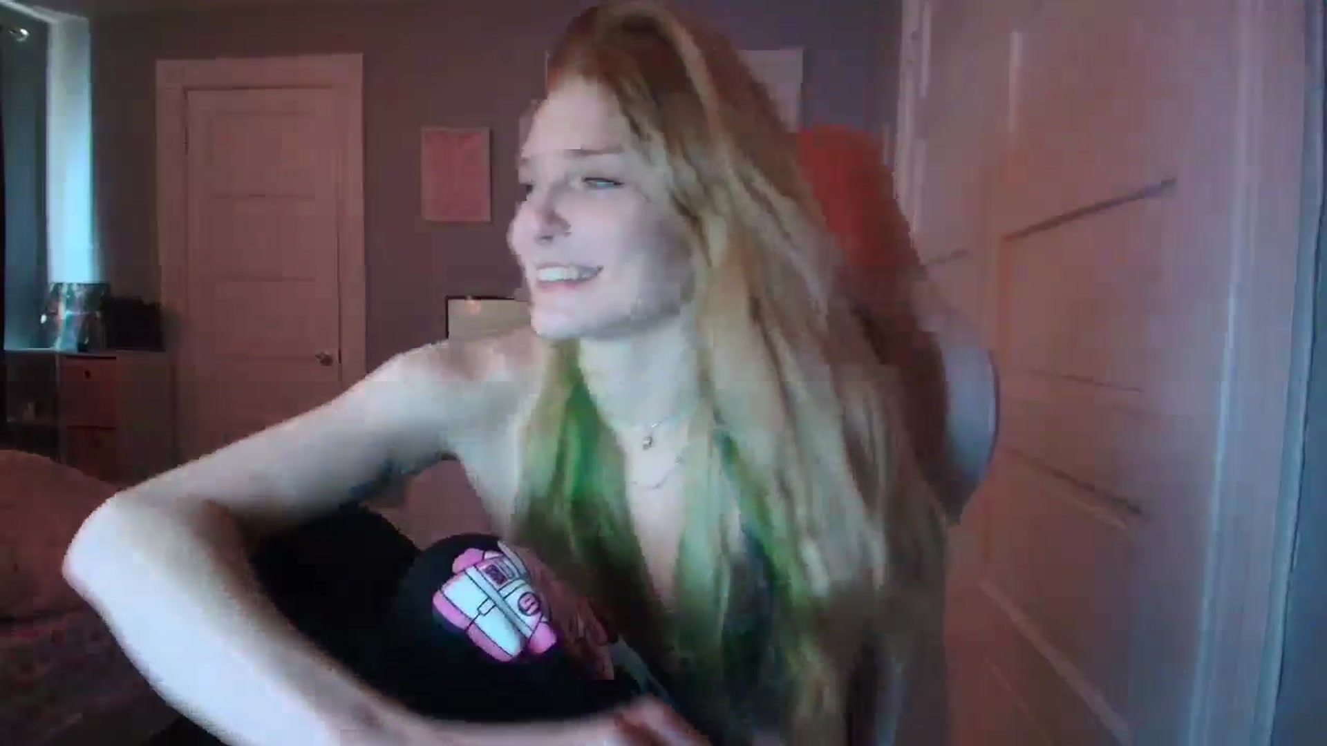 Gallery image thumbnail from DuckChan0's myfreecams stream on, 02/10/2026, 17:56 image 13 of 20