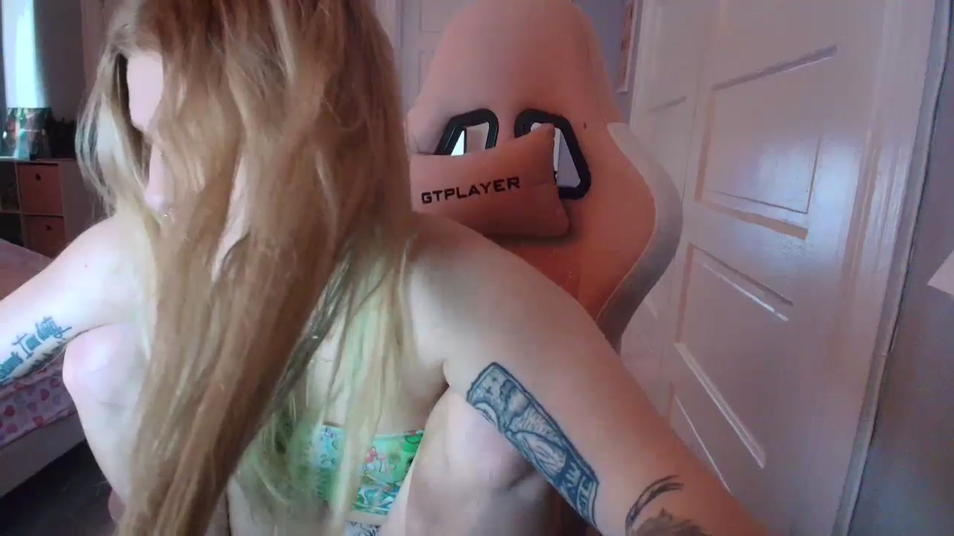 Gallery image thumbnail from DuckChan0's myfreecams stream on, 02/10/2026, 17:56 image 2 of 20