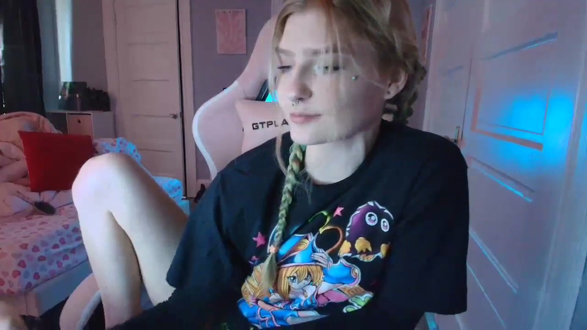 Gallery image thumbnail from DuckChan0's myfreecams stream on, 02/11/2026, 17:42 image 20 of 20