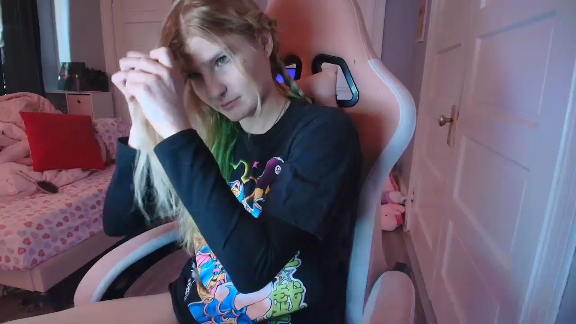 Gallery image thumbnail from DuckChan0's myfreecams stream on, 02/11/2026, 17:42 image 16 of 20