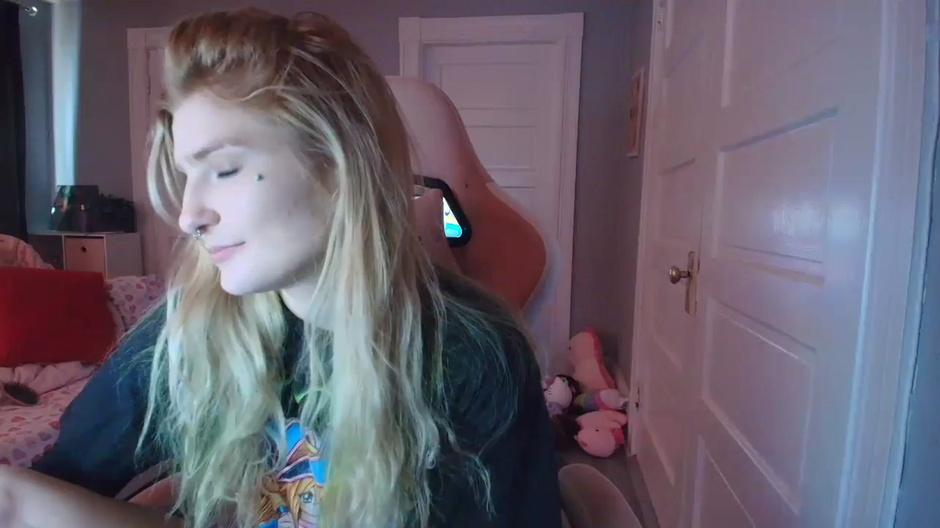 Gallery image thumbnail from DuckChan0's myfreecams stream on, 02/11/2026, 17:42 image 1 of 20