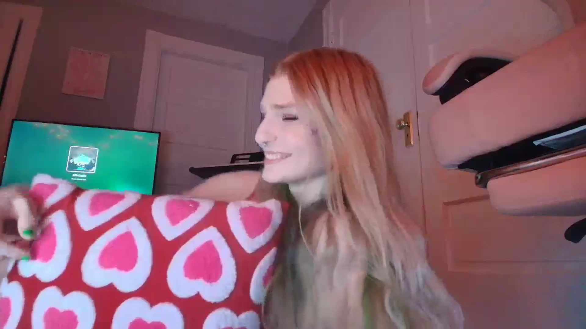 Gallery image thumbnail from DuckChan0's myfreecams stream on, 02/15/2026, 01:52 image 9 of 20