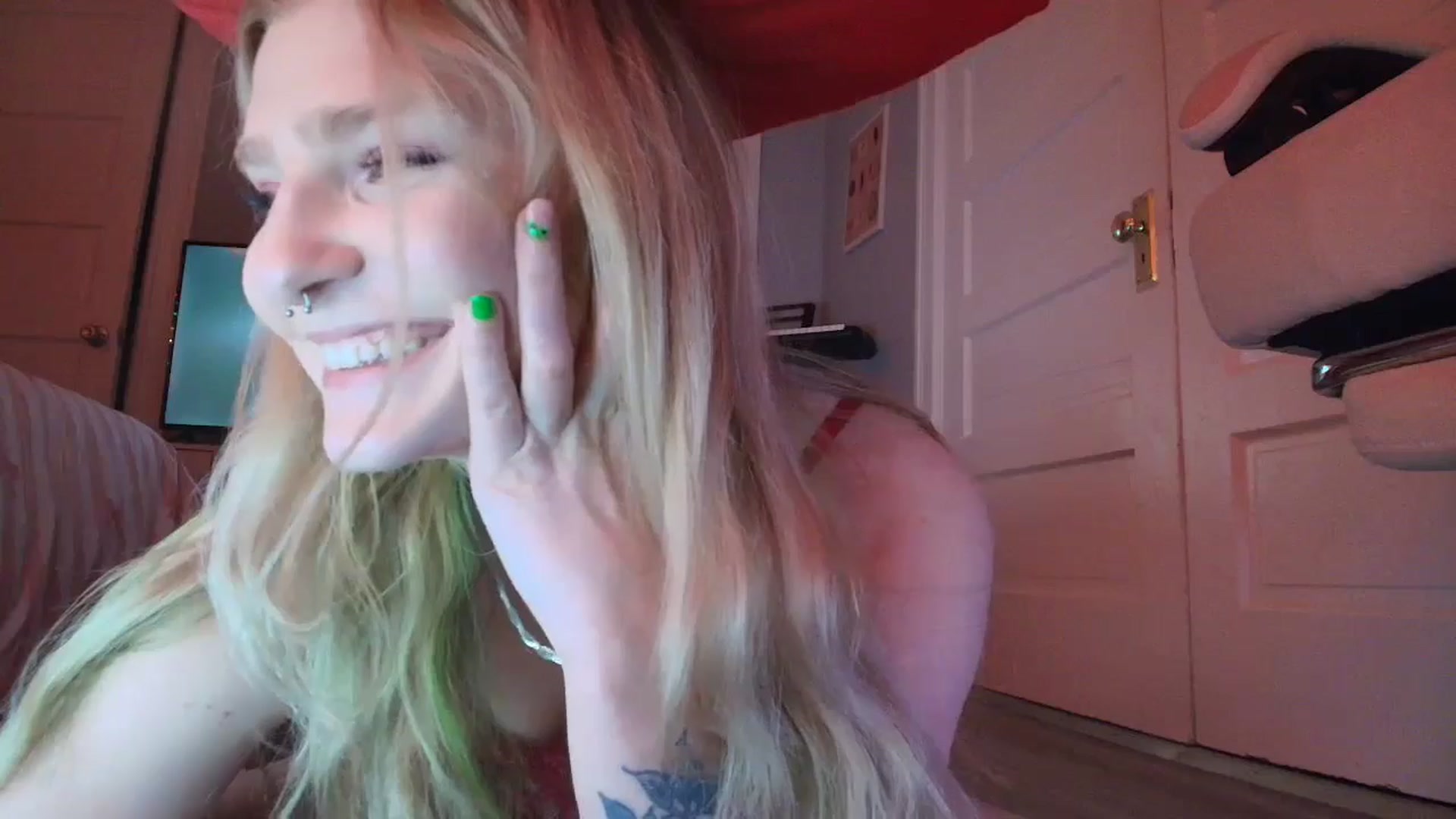 Gallery image thumbnail from DuckChan0's myfreecams stream on, 02/15/2026, 01:52 image 13 of 20