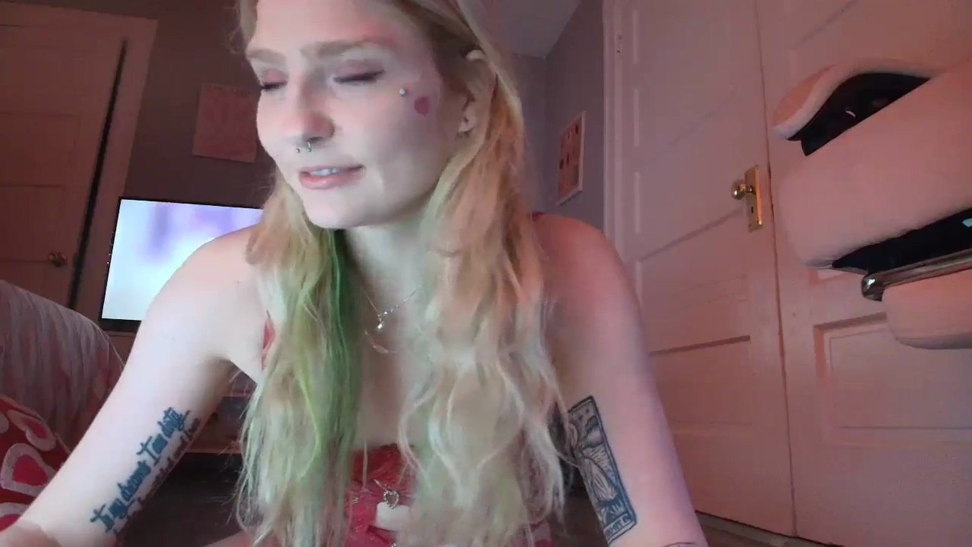 Gallery image thumbnail from DuckChan0's myfreecams stream on, 02/15/2026, 01:52 image 20 of 20