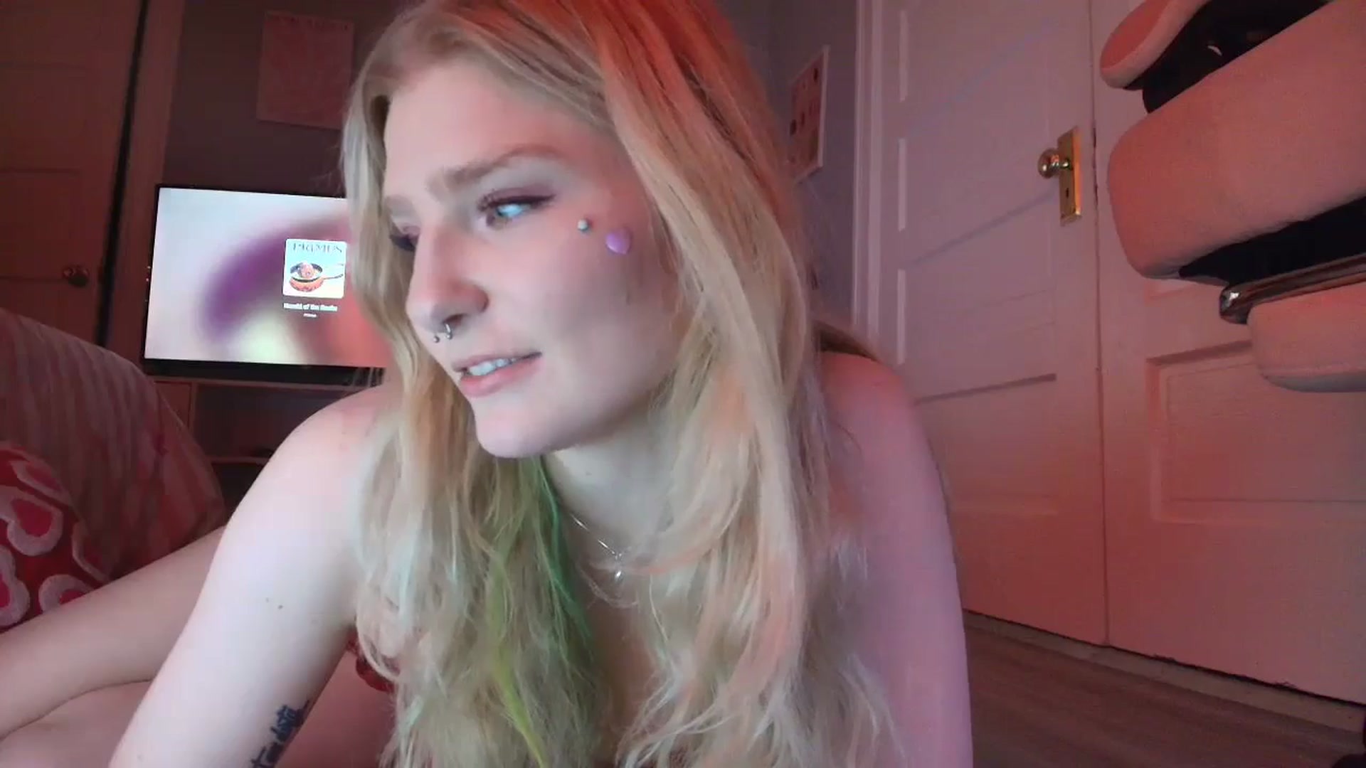 Gallery image thumbnail from DuckChan0's myfreecams stream on, 02/15/2026, 01:52 image 18 of 20