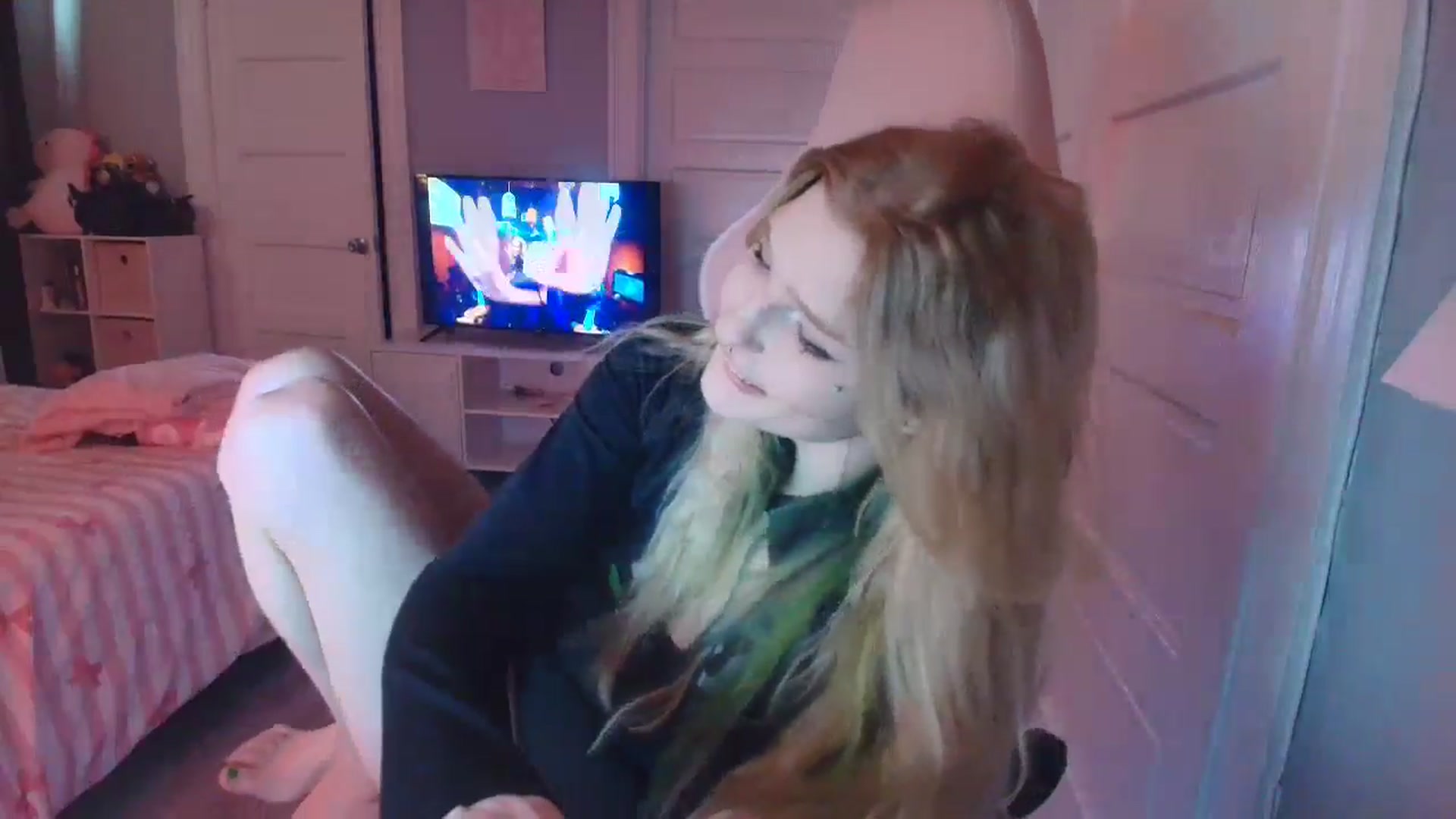 Gallery image thumbnail from DuckChan0's myfreecams stream on, 02/15/2026, 16:55 image 3 of 20