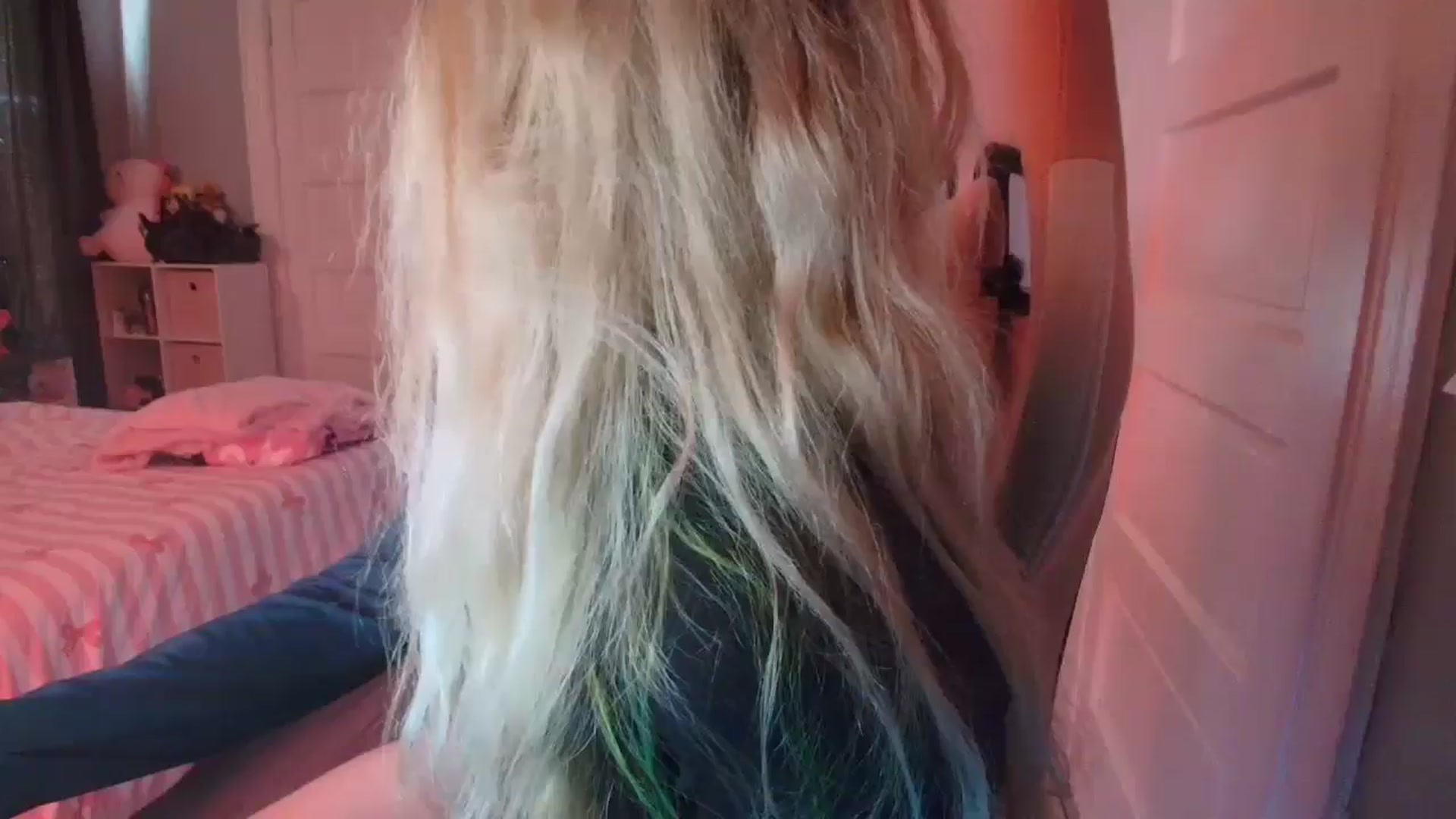 Gallery image thumbnail from DuckChan0's myfreecams stream on, 02/15/2026, 16:55 image 15 of 20