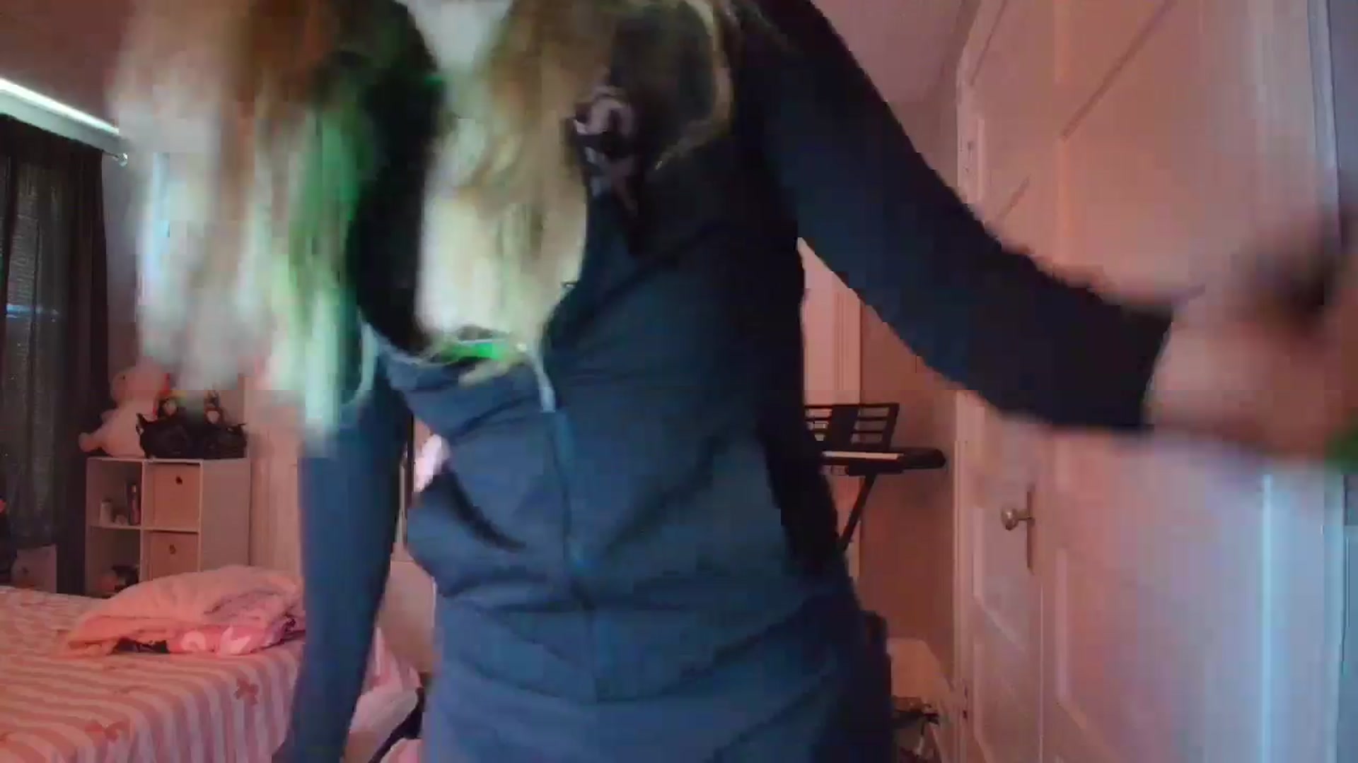 Gallery image thumbnail from DuckChan0's myfreecams stream on, 02/15/2026, 17:57 image 13 of 20