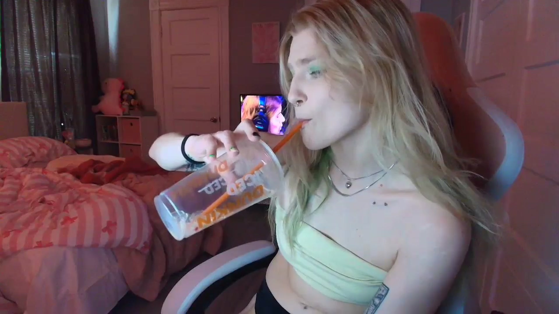 Gallery image thumbnail from DuckChan0's myfreecams stream on, 02/16/2026, 16:42 image 19 of 20
