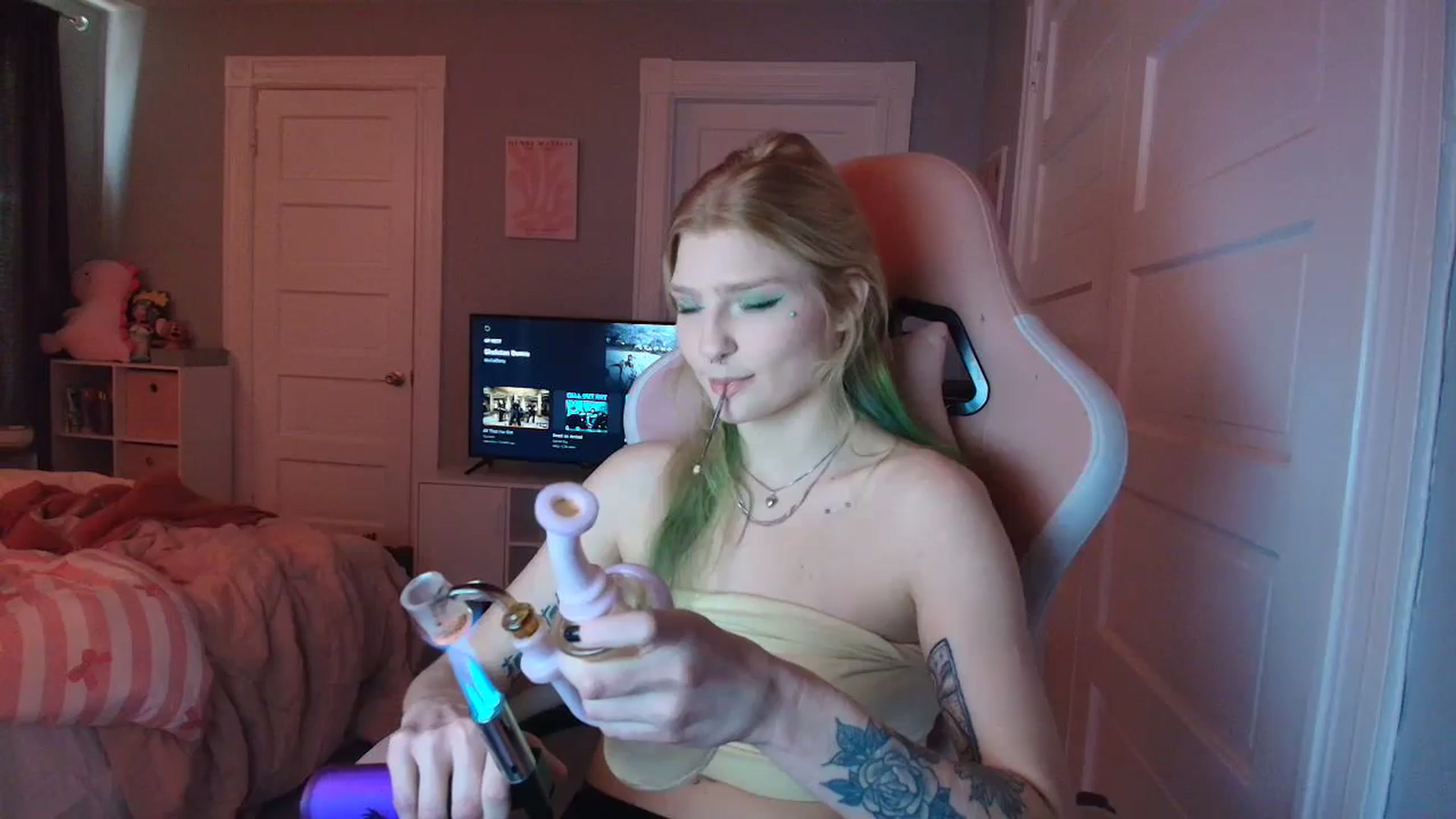 Gallery image thumbnail from DuckChan0's myfreecams stream on, 02/16/2026, 16:42 image 5 of 20