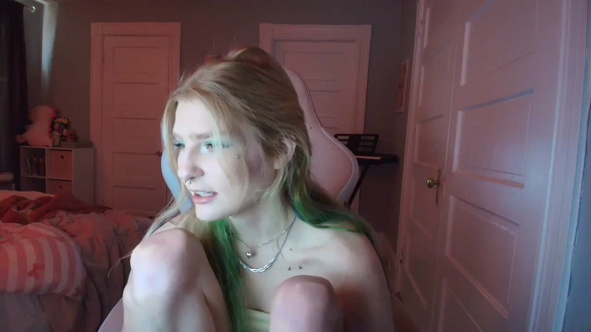 Gallery image thumbnail from DuckChan0's myfreecams stream on, 02/16/2026, 16:42 image 6 of 20