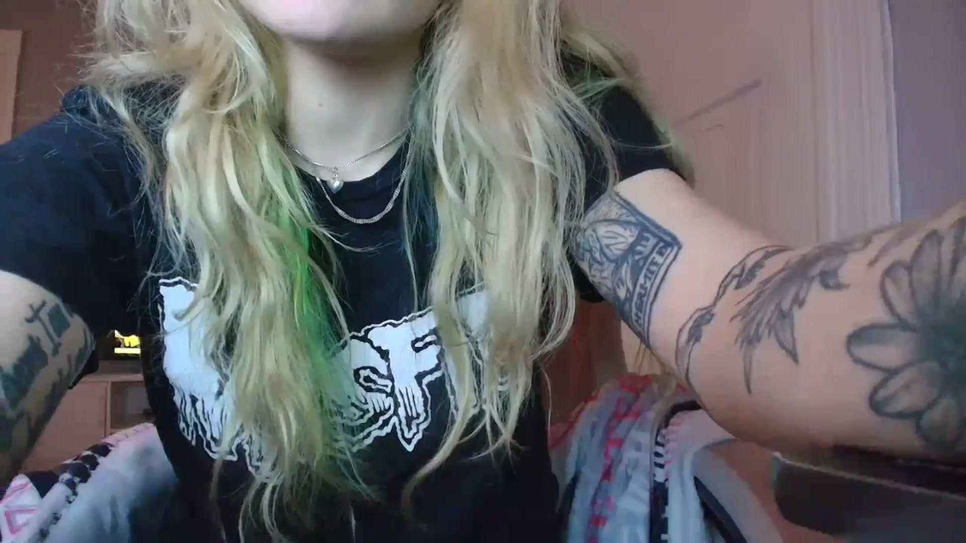 Gallery image thumbnail from DuckChan0's myfreecams stream on, 02/17/2026, 18:25 image 13 of 20